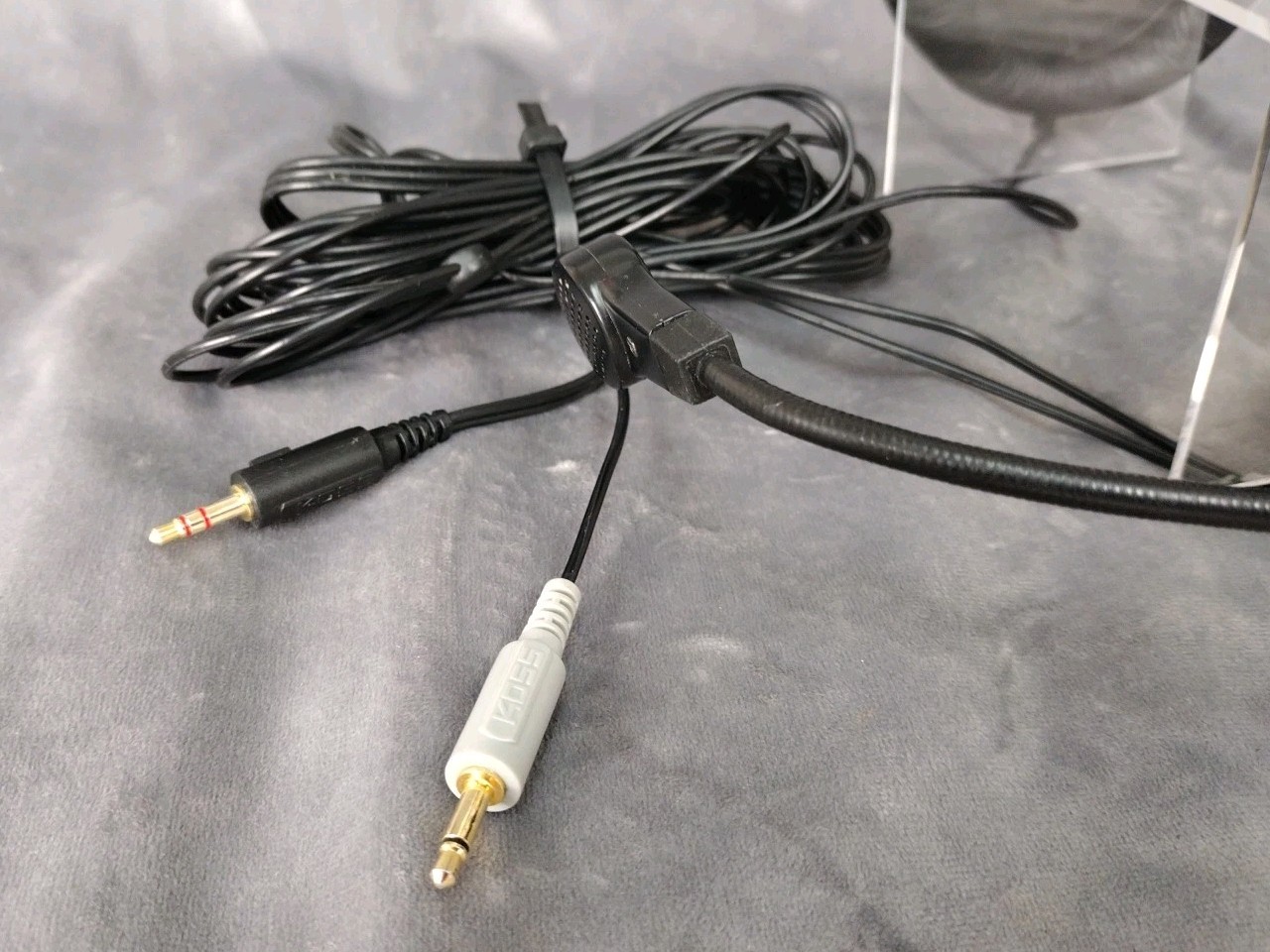 Koss SB40 ClearCom Headset – Black – with Dual 1/8″ 3.5mm Audio Jacks – Tested