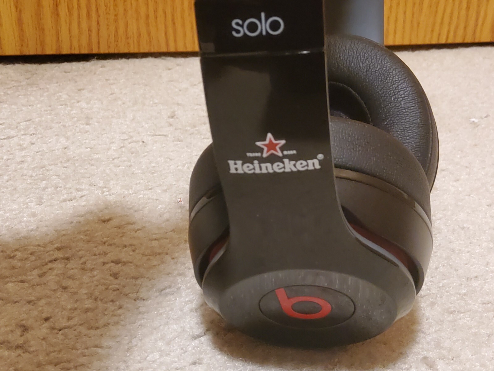 Beats Solo 2 Wired Headphones Black B0518 Rare Heineken version with Carry Case