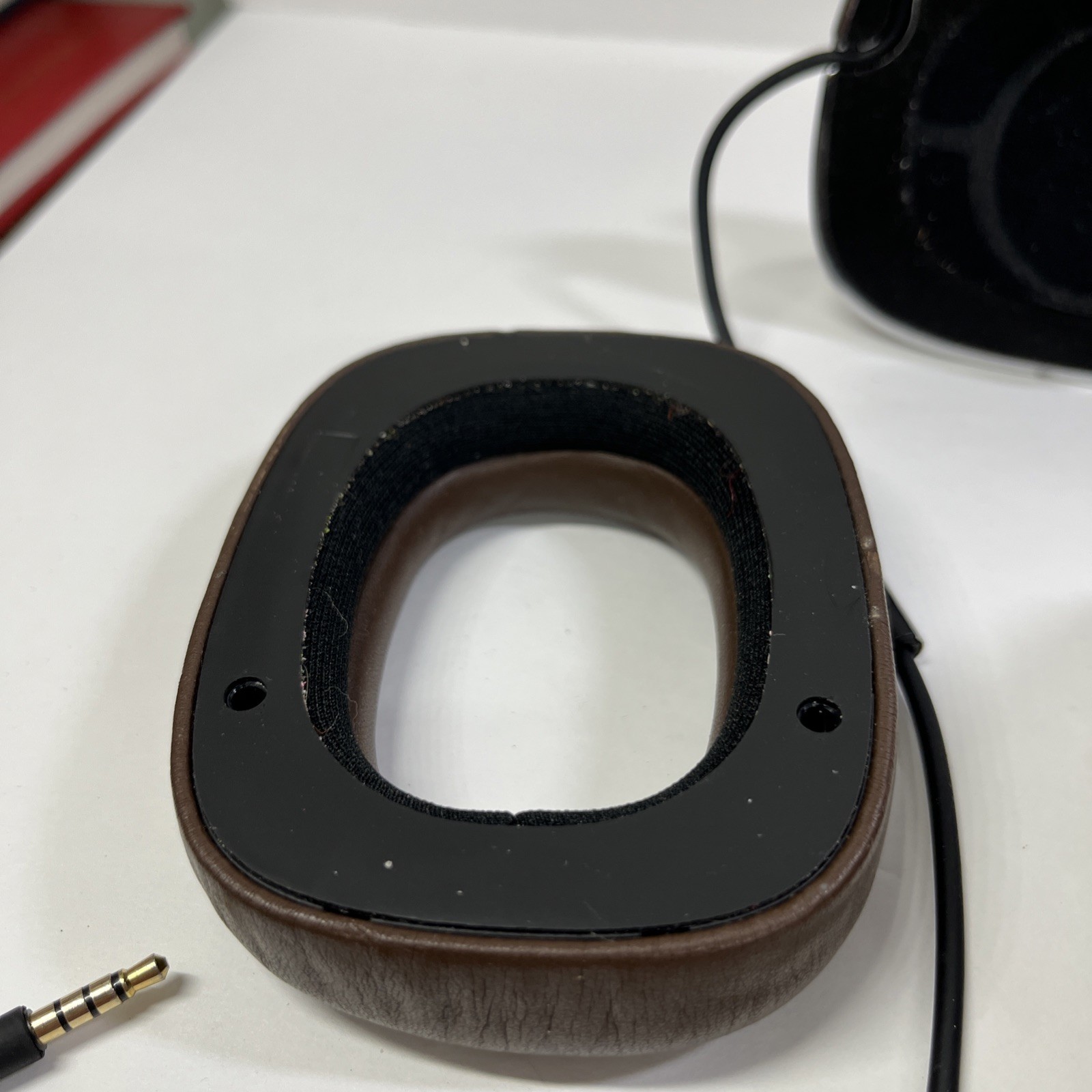 Bowers & Wilkins P9 Signature Headphones Brown – No Case – No Box