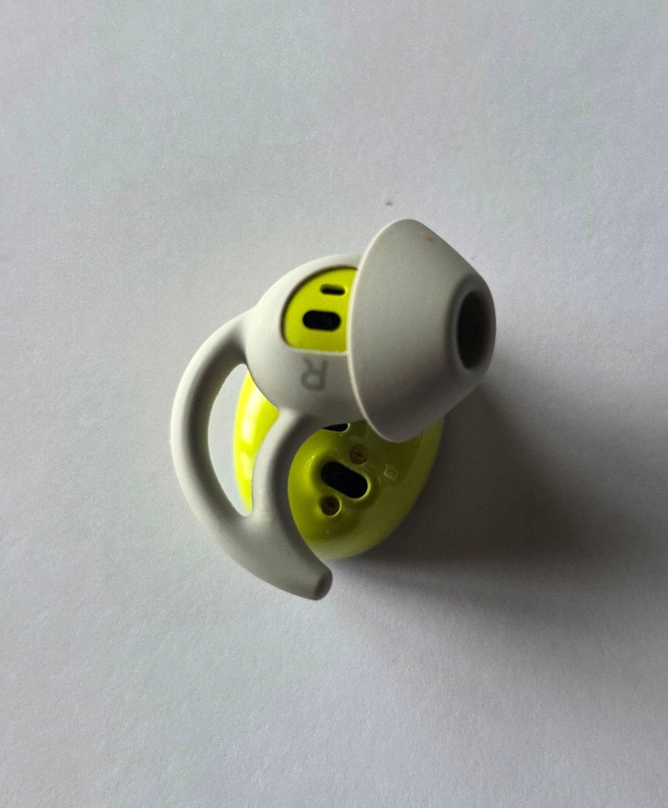 Unused Glacier White Bose Sport True Wireless RIGHT EARBUD ONLY In Bulk Pkg