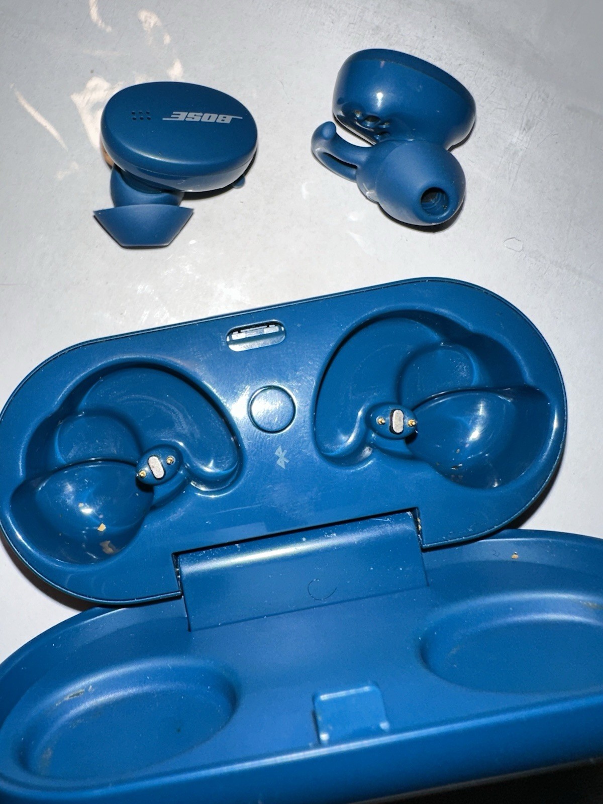 Bose 427929 Sport Earbuds True Wireless Bluetooth BLUE Used Read