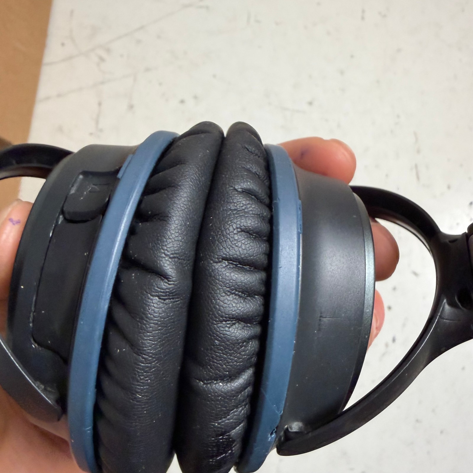 Bose QuietComfort 25 QC25 Dark Gray Noise-Canceling Stereo Wired Headphones