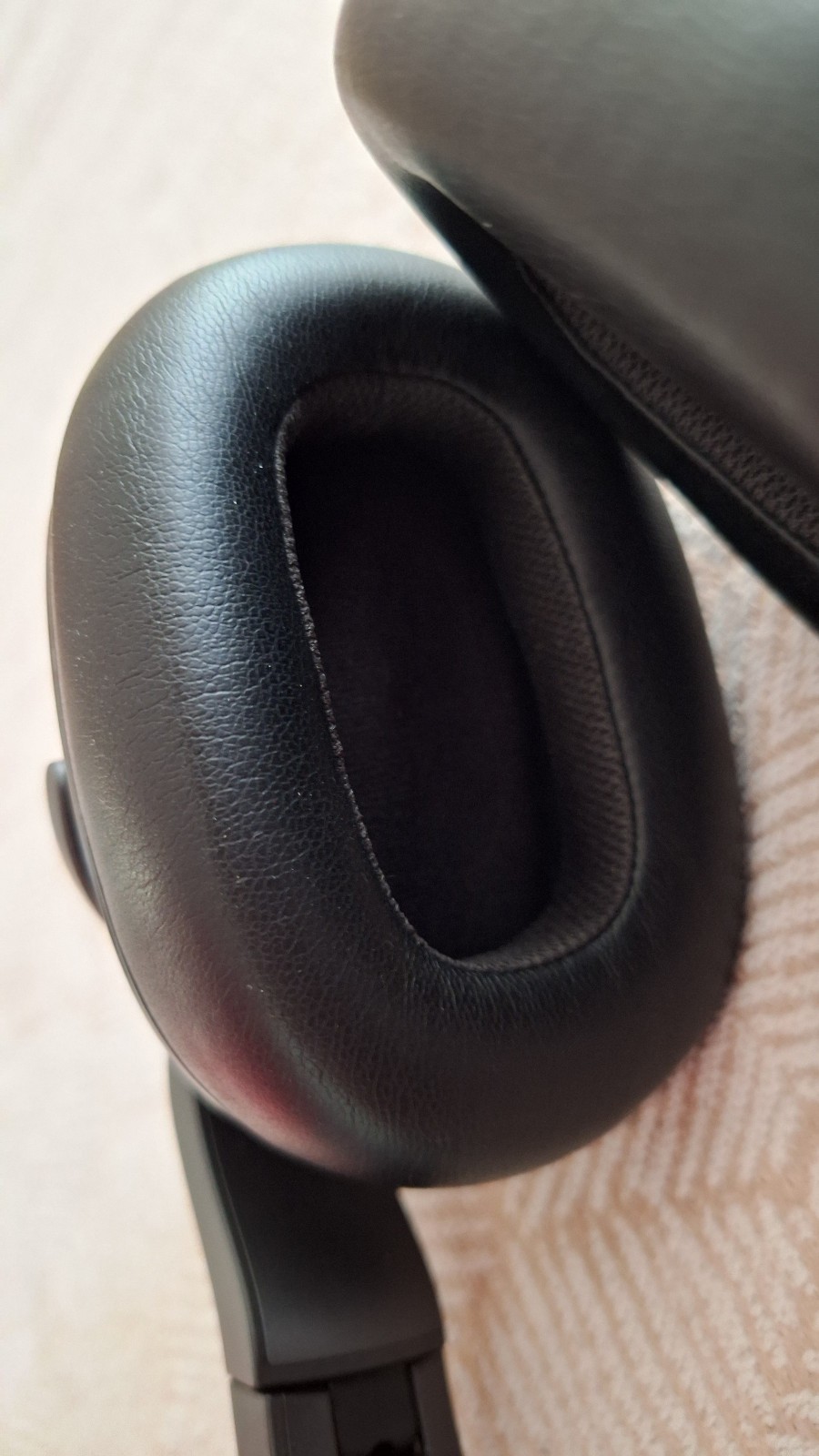 AKG N700NC M2 premium over-ear, ANC wireless headphones. Harman curve accurate