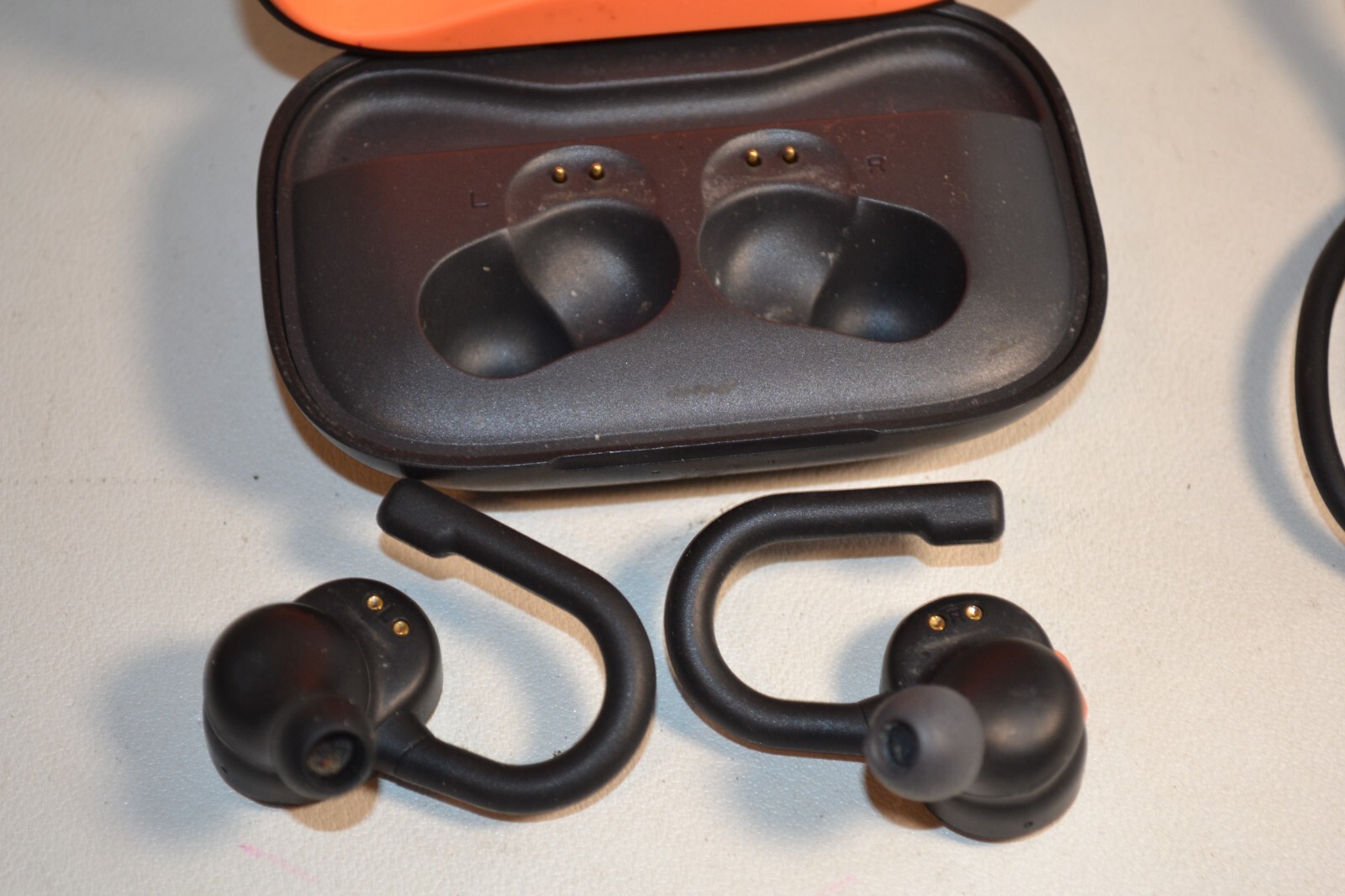 OEM Skullcandy Wireless Bluetooth Earbuds -Case and Charging Cord: Model AH-2128