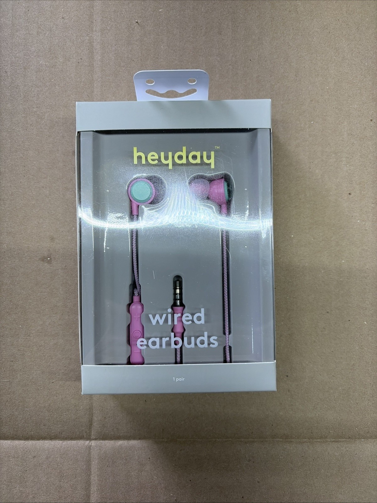 Wired Earbuds Heyday Candy Pink Built-in Microphone Silicone Cushions New Gift