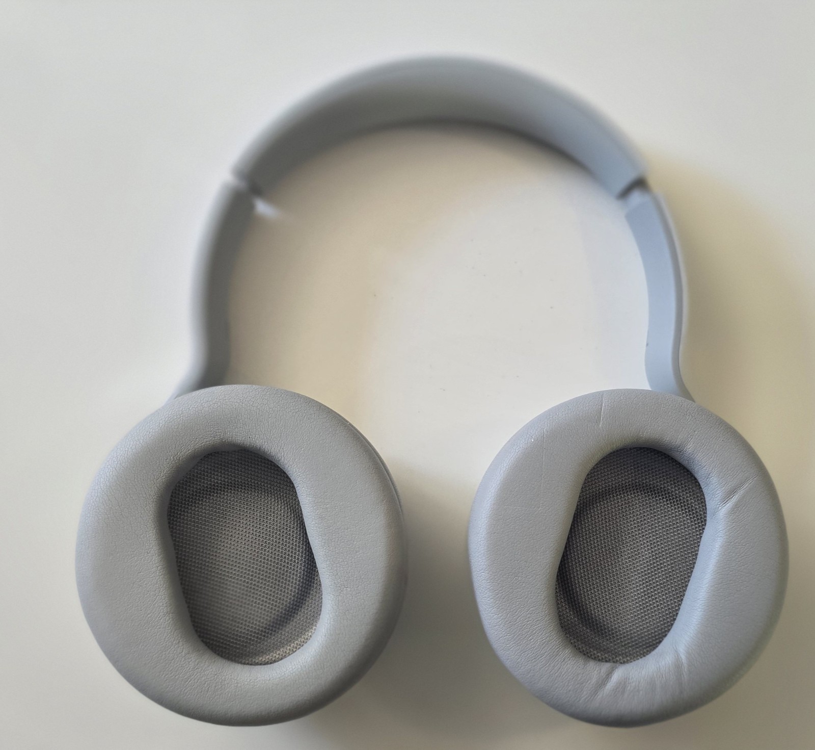 Microsoft Surface 2 Over the Ear Headphones – Light Gray