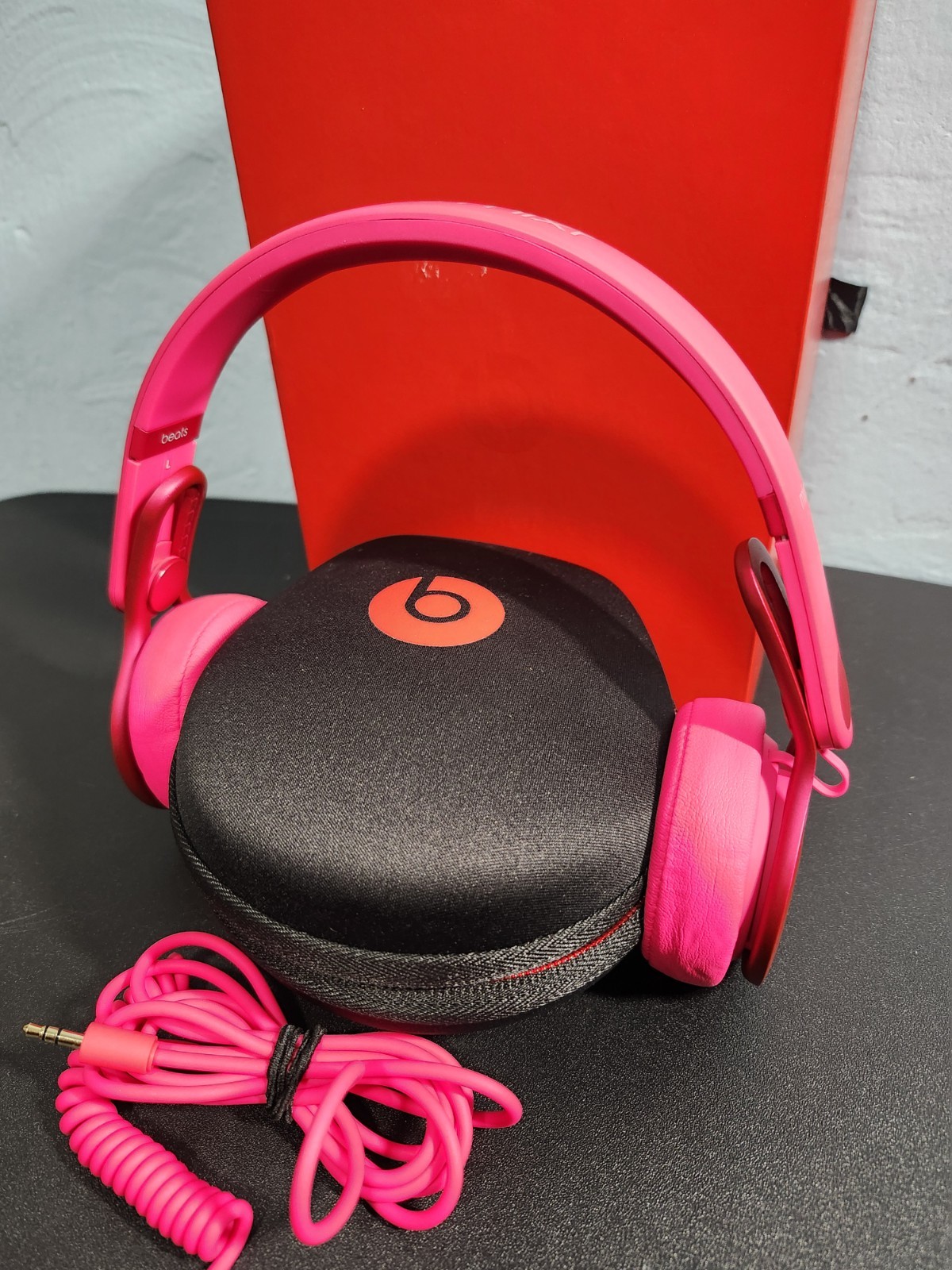 Beats by Dr Dre Mixr On-Ear DJ Headphones Magenta Pink Wired with Case & Aux Cab