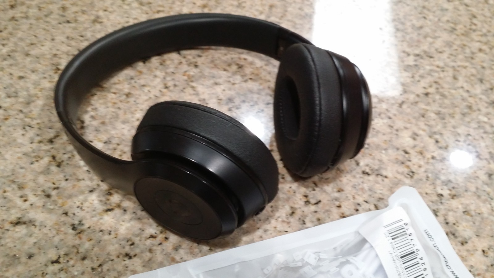Beats by Dr. Dre Solo 3.0 Wireless Bluetooth On-Ear headphones Black