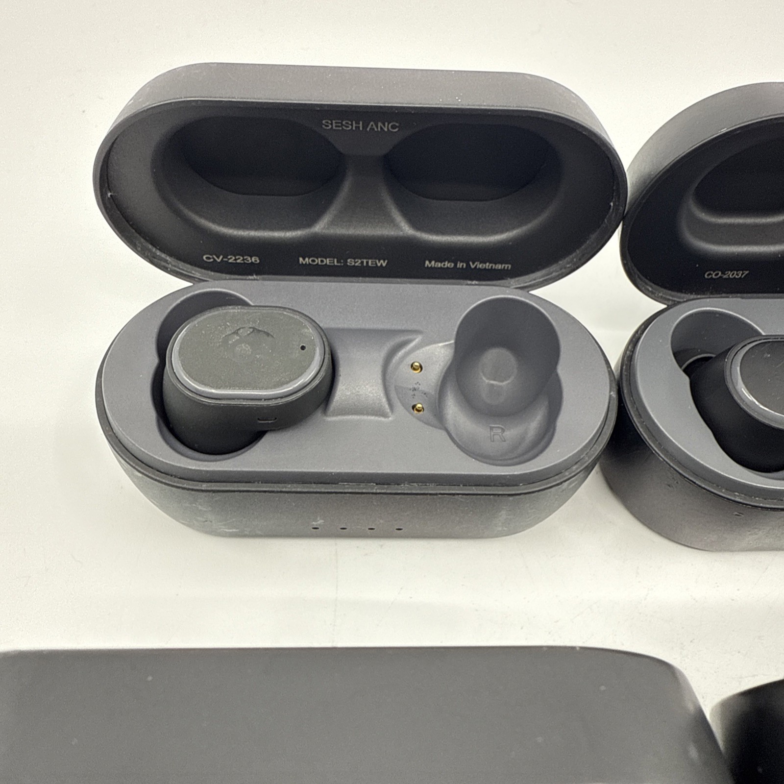 Skullcandy Earbud LOT OF 4 Sesh Evo + Sesh Anc + 3 earbuds 3 Complete