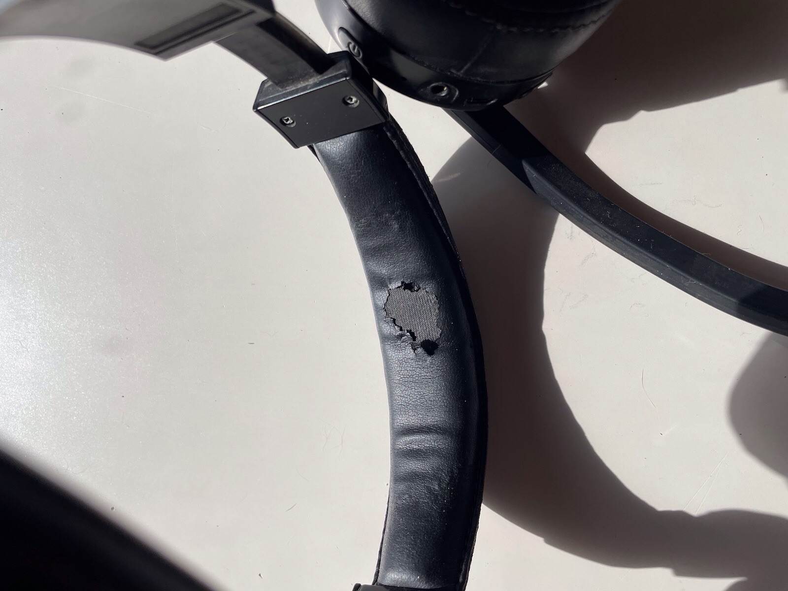 Rand McNally ClearDryve CD220 Wireless NC Headphones-Damage, WORKS FINE-SEE PICS