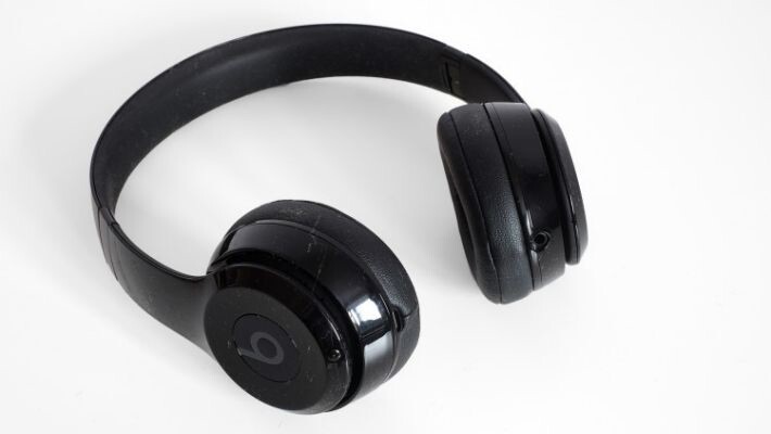 Beats by Dr. Dre Solo3 Wireless Over the Ear Headphones – Gloss Black…