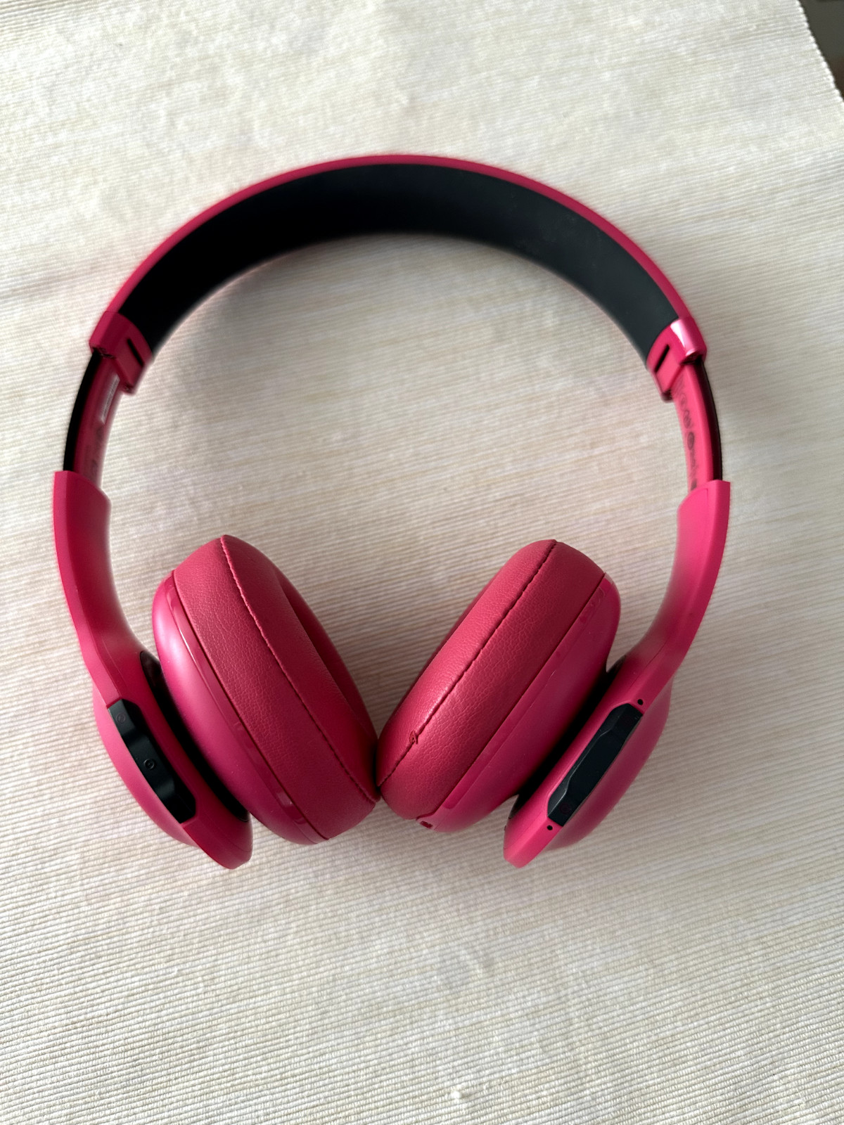 JBL Wireless Over-Ear Headphones – Fuchsia