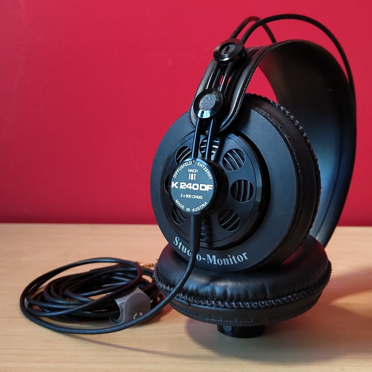 Great! AKG K240DF Studio-Monitor Headphones 2x 600 OHMS Diffuse-Field – Austria