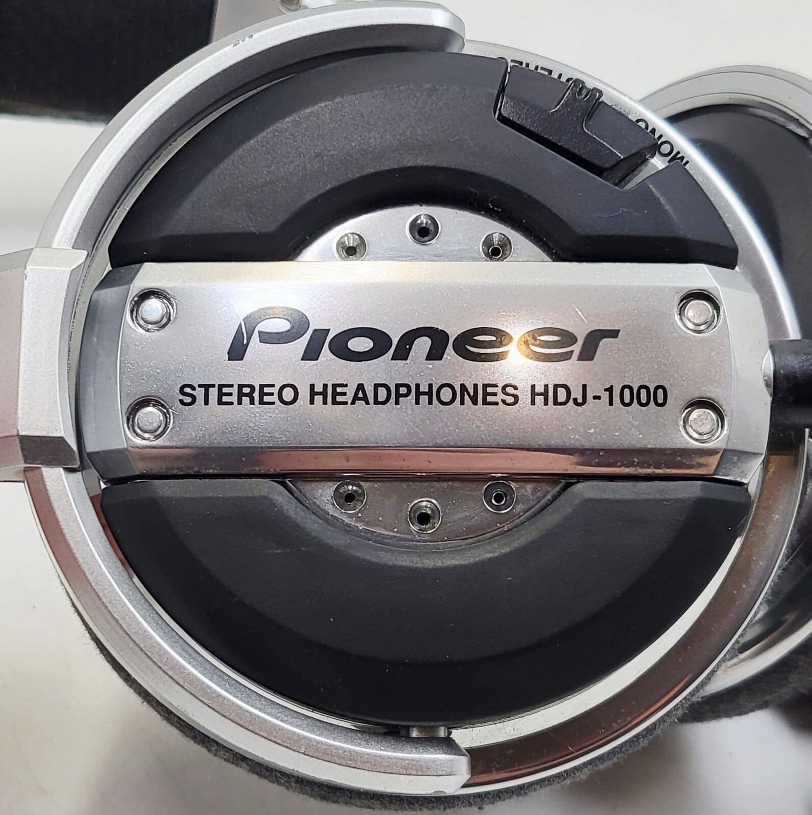 Pioneer HDJ-1000 Professional DJ Headphones – Vintage Silver