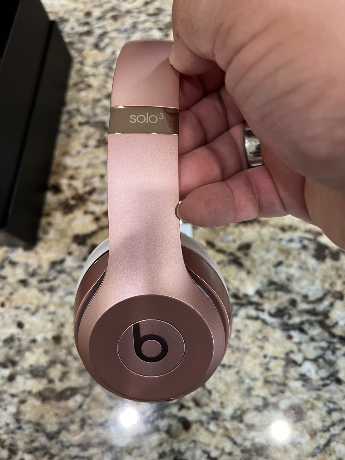 Beats by Dr. Dre Beats Solo3 Wireless On-Ear Headphones – Rose Gold