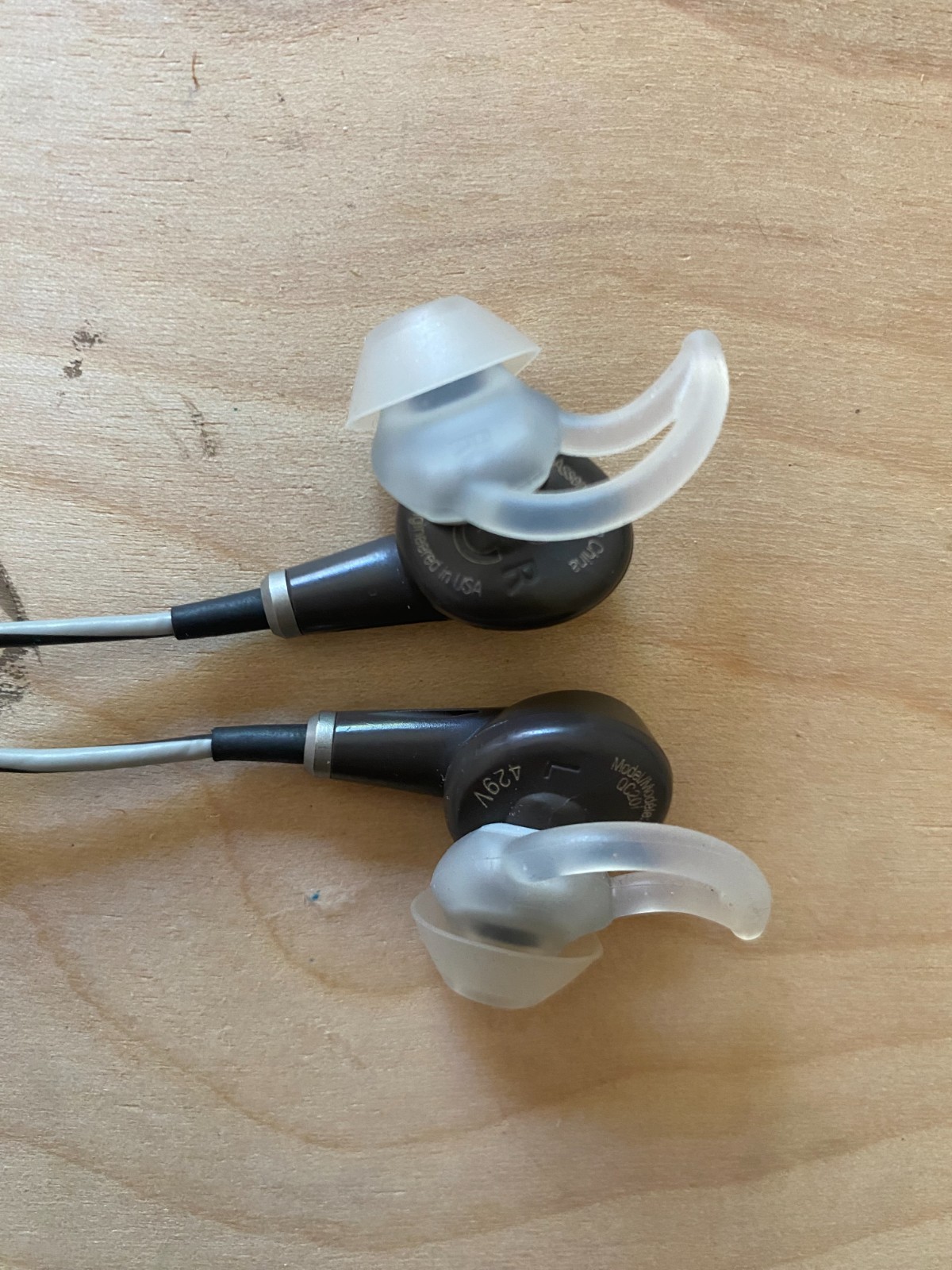 Bose QuietComfort QC20i In-Ear Acoustic Noise Cancelling Headphones