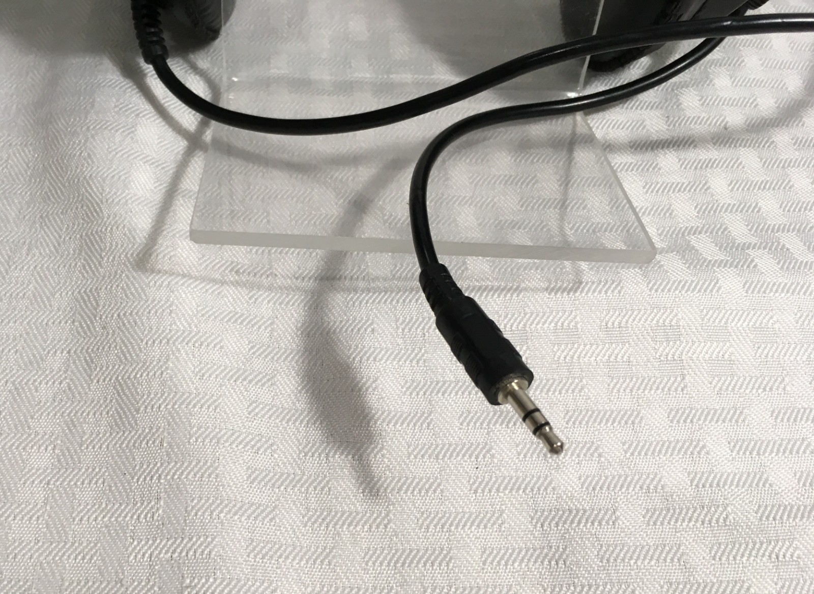 CALIFONE 068AV HEADPHONES / BLACK / SWITCHABLE STEREO – MONO / COILED CORD