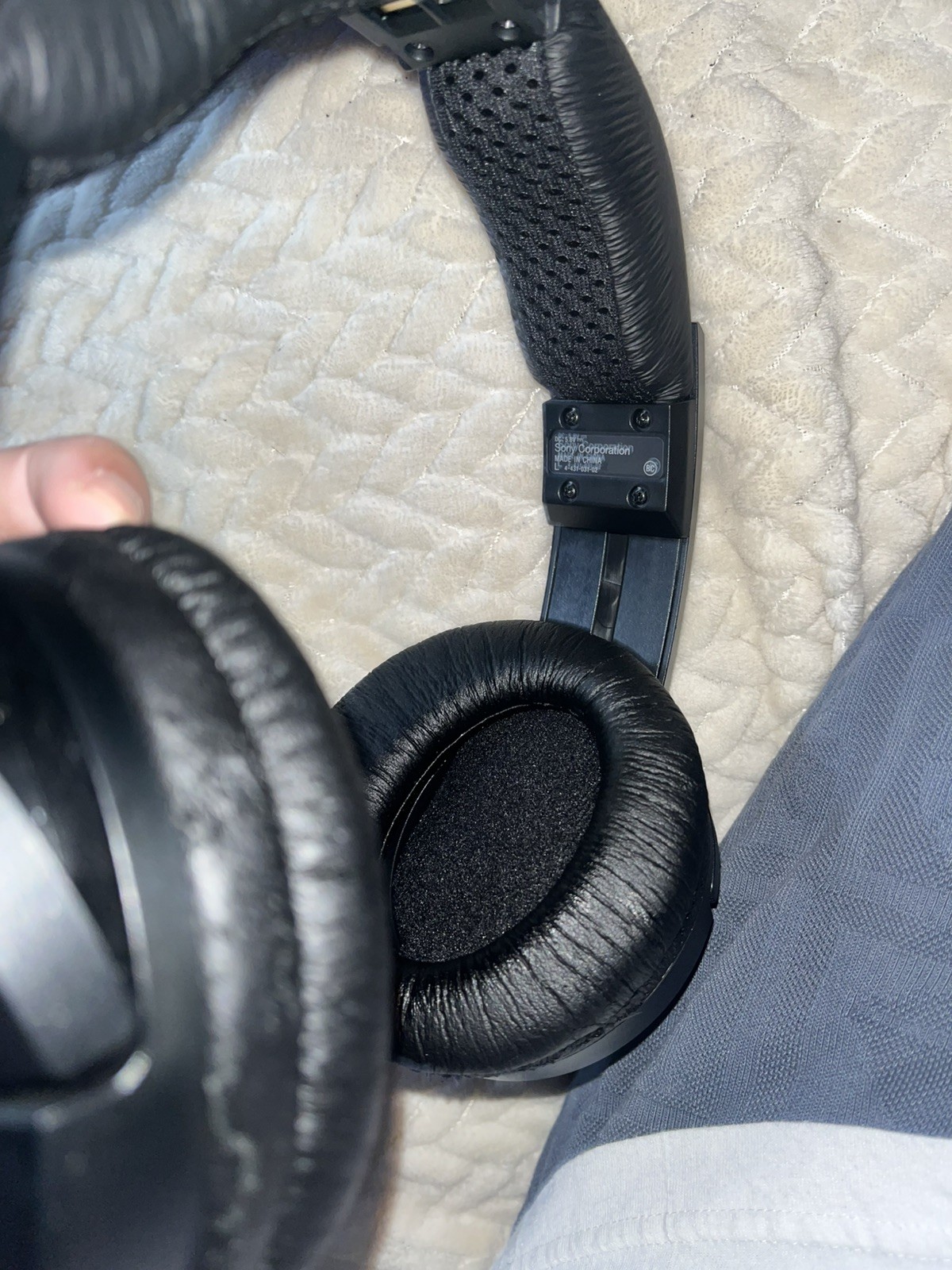 Sony MDR-RF985RK Over Ear Headphones – Black