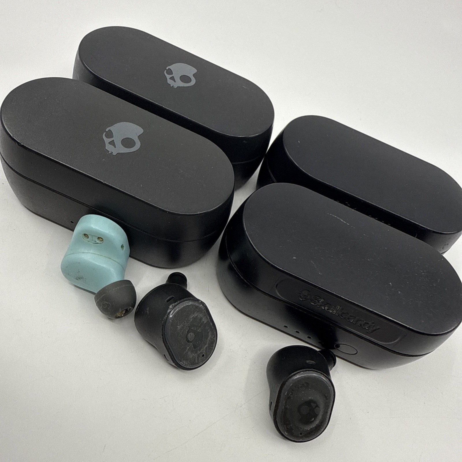 Skullcandy Earbud LOT OF 4 Sesh Evo + Sesh Anc + 3 earbuds 3 Complete