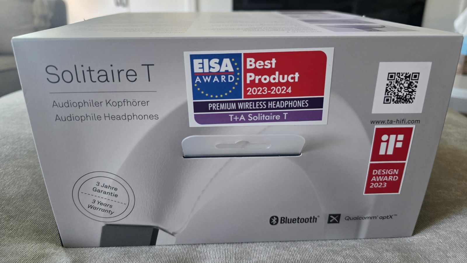 T+A Elektroakustik Solitaire T Closed Back Headphones All White