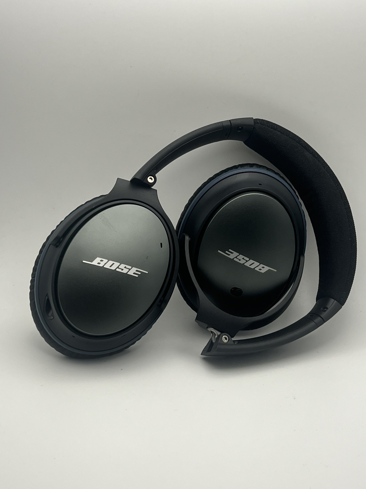 Bose QuietComfort 25 QC25 Wired Headphones – Black With Case