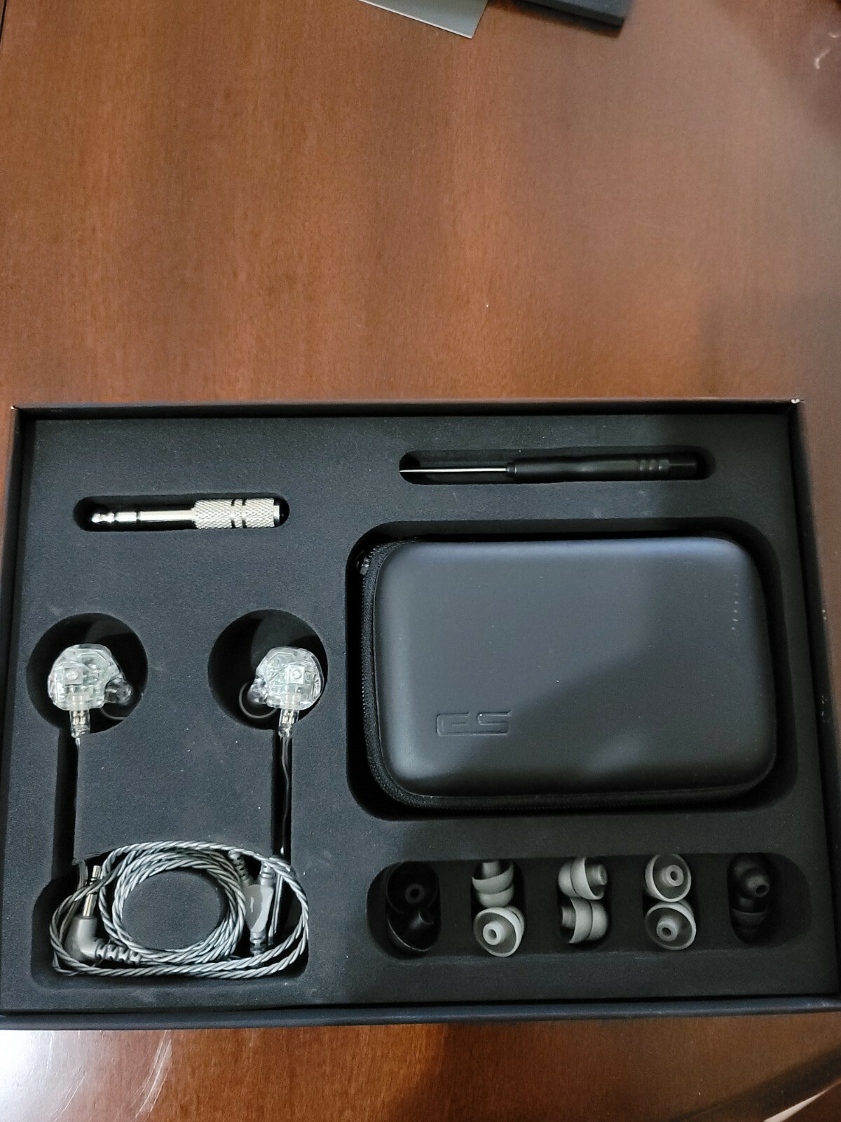 Earsonics Velvet Crystal Edition