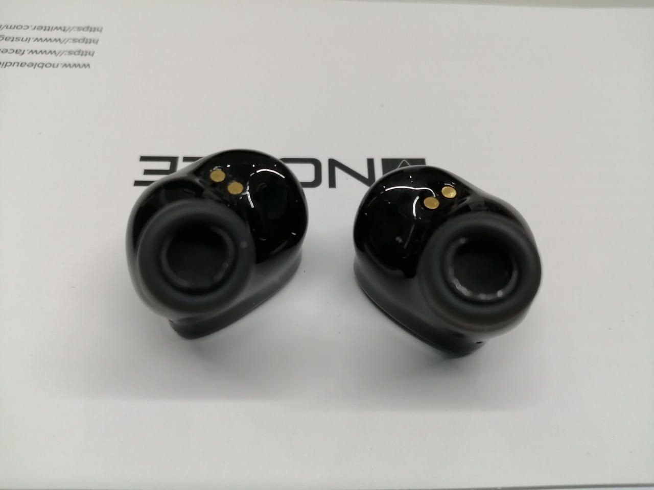 NOBLE Wireless Earbuds by FOKUS MYSTIQUE Used