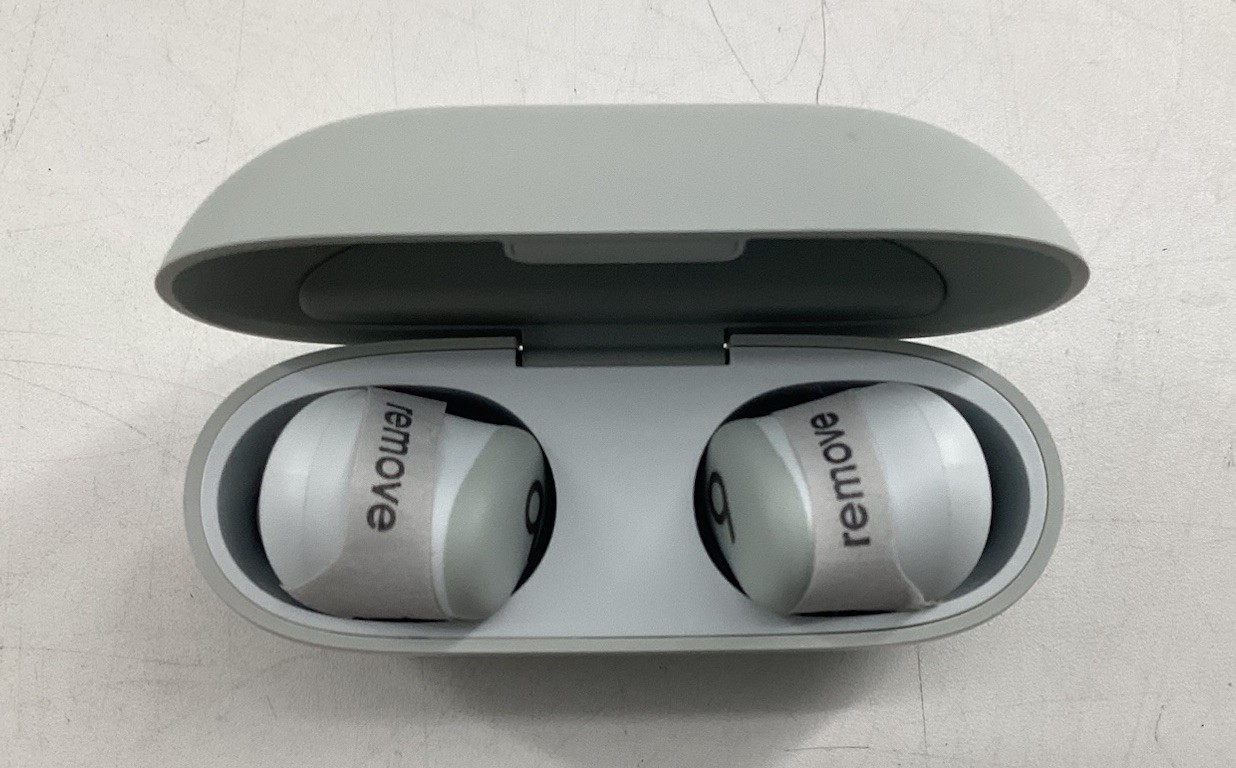 Beats Solo Buds White.