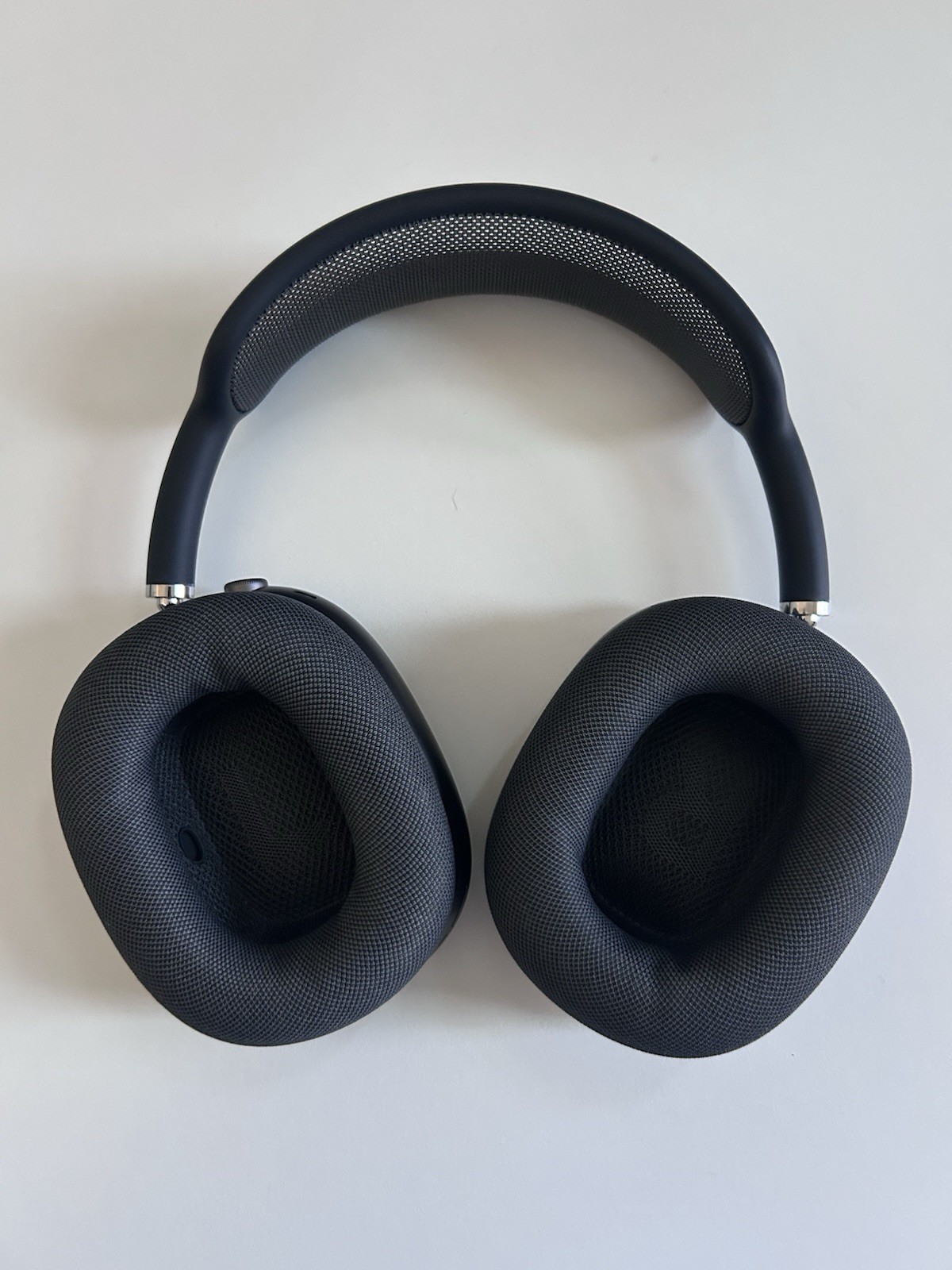Apple AirPods Max Space Gray Over-Ear Wireless Headphones w/ Smart Case