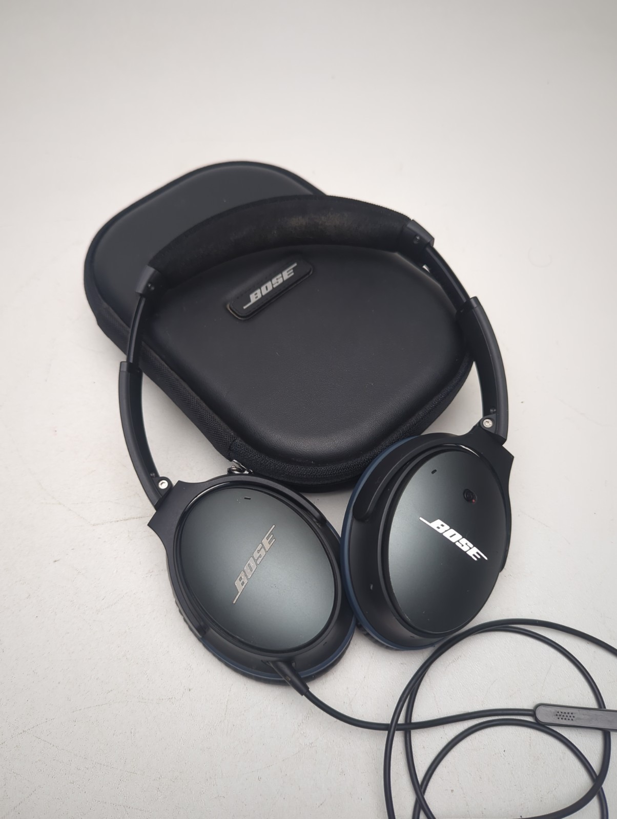 Bose QuietComfort 25 Acoustic Noise Cancelling Headphones READ
