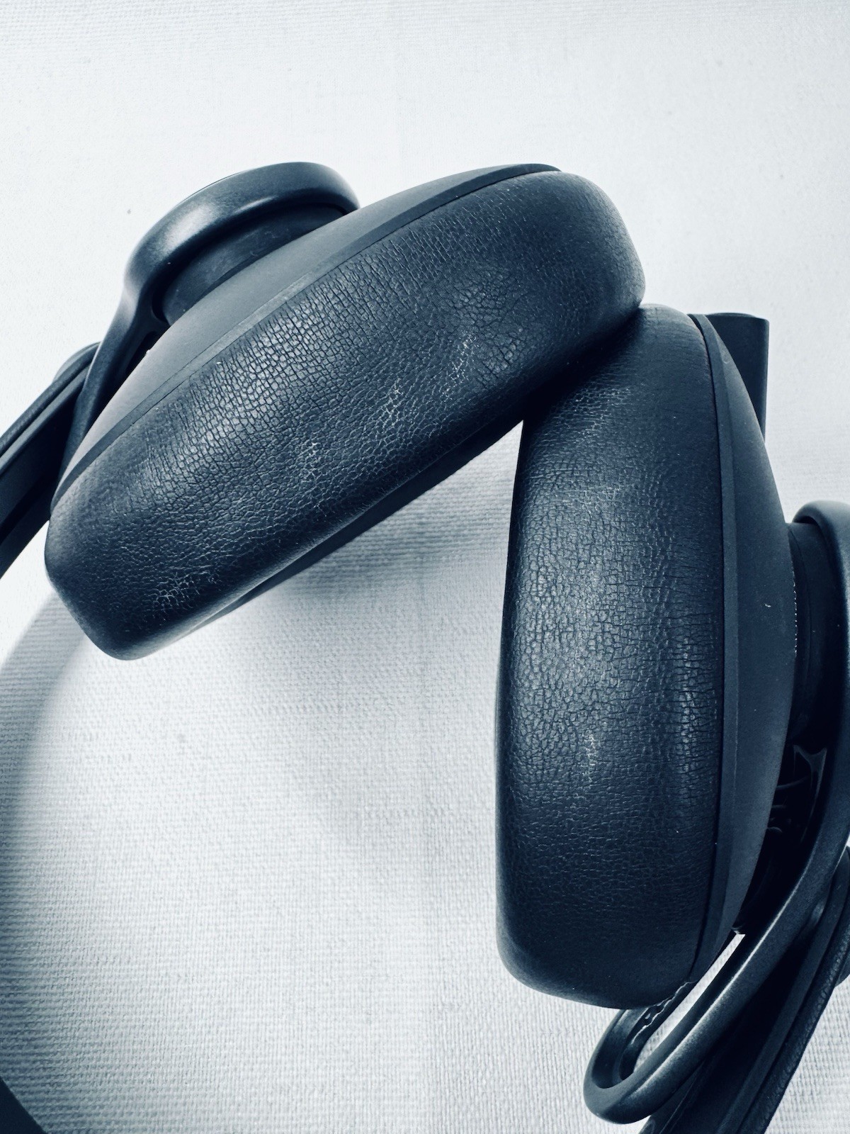 AKG K371 Closed-Back Studio Headphones Over the Ear Foldable 50mm Read