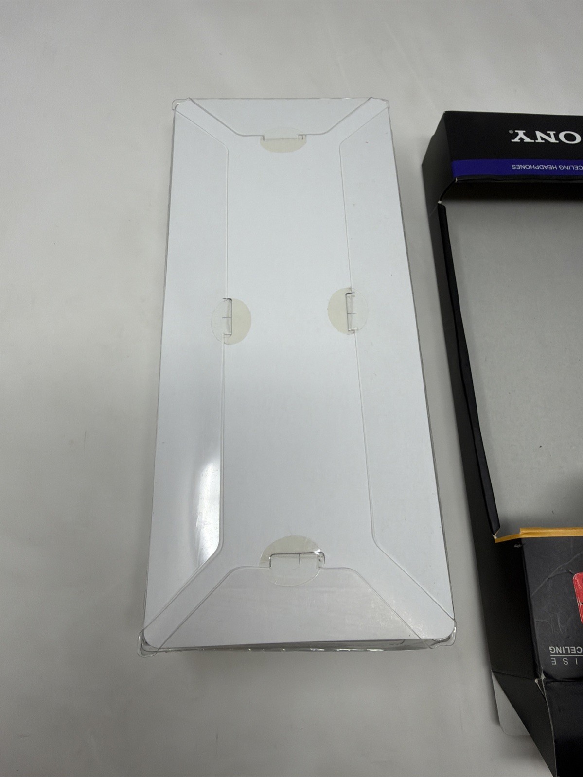 * NEW * SONY Ultra-Portable Noise Canceling Headphones MDR-NC22 with Flight Plug