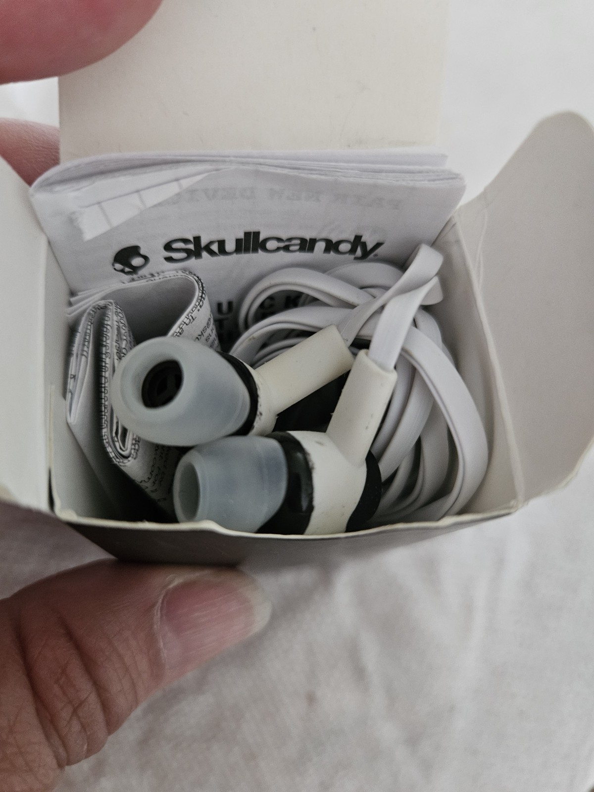 Skullcandy Hesh 3 Wired In-Ear Earbuds w/ On-Cable Mic/Remote 3.5mm White/Black