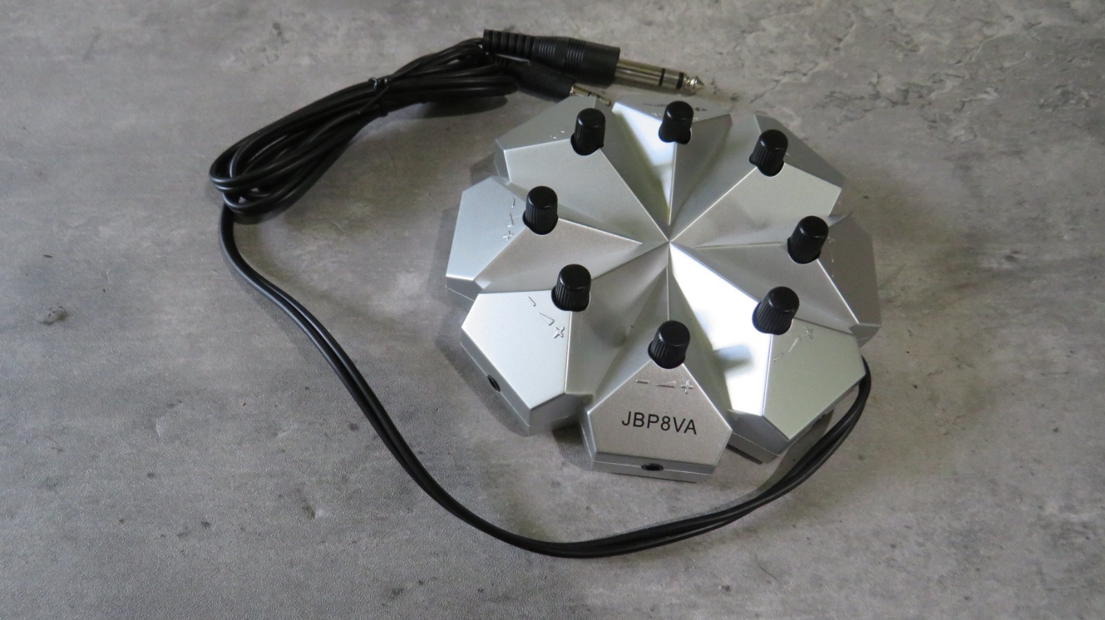 HamiltonBuhl Jackbox – 8 Position, 3.5mm Stereo with Individual Volume Controls