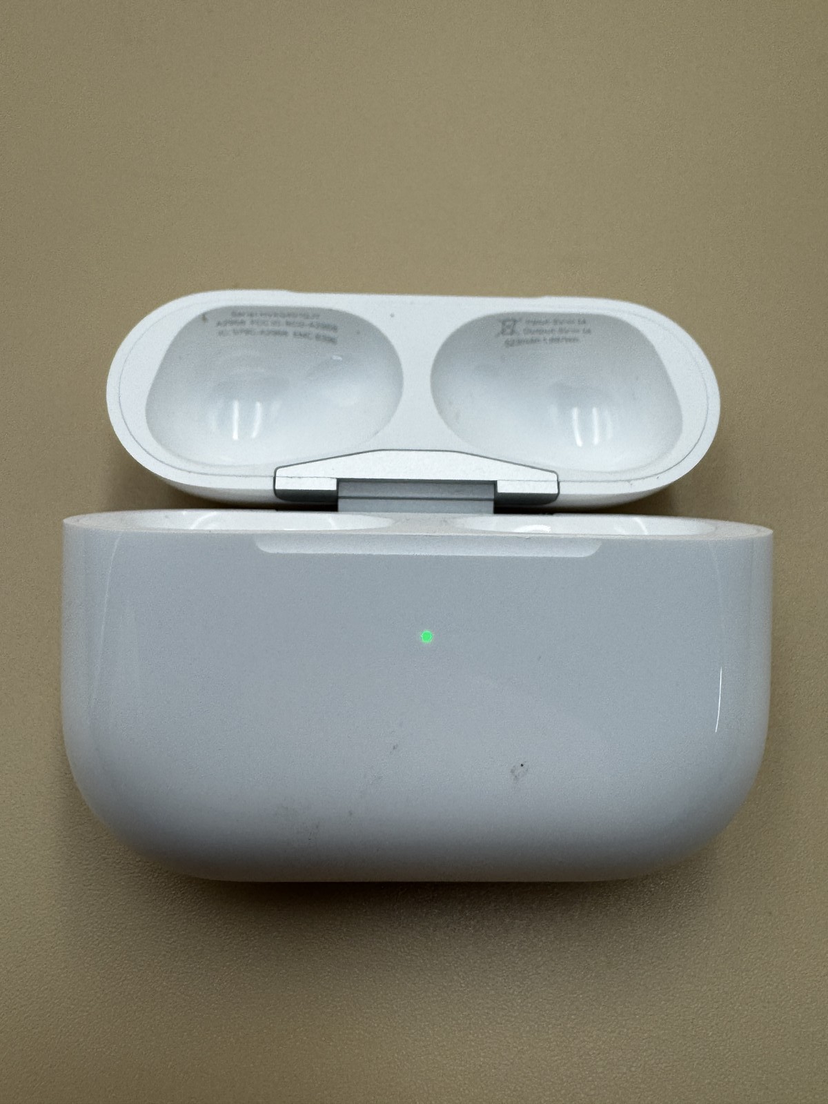 Apple AirPods Pro (2nd gen) (2023) White (with USB-C Case) MTJV3LL/A PC1711919