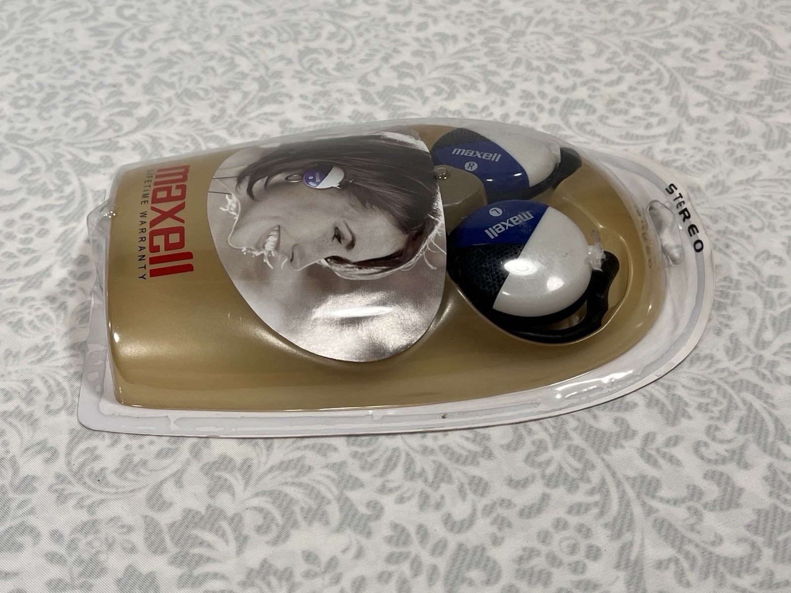 Maxell EC-150 Earclip Headphones Blue White Stereo 3.5mm 32ohms 3Ft Cord