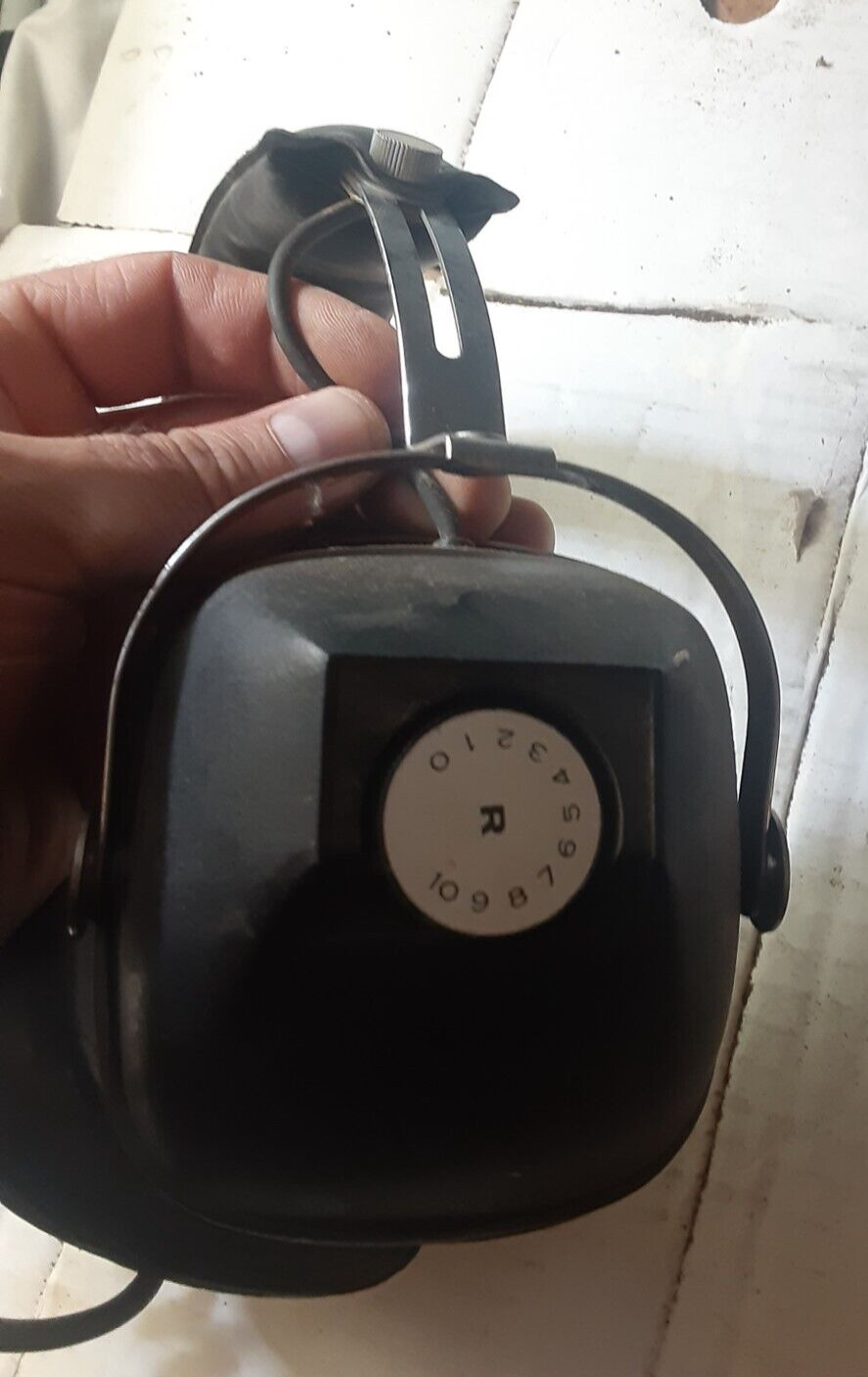 Vintage Stereo Over Ear Studio Headphones Black, 6.35 mm 1/4″ plug,works, *dusty
