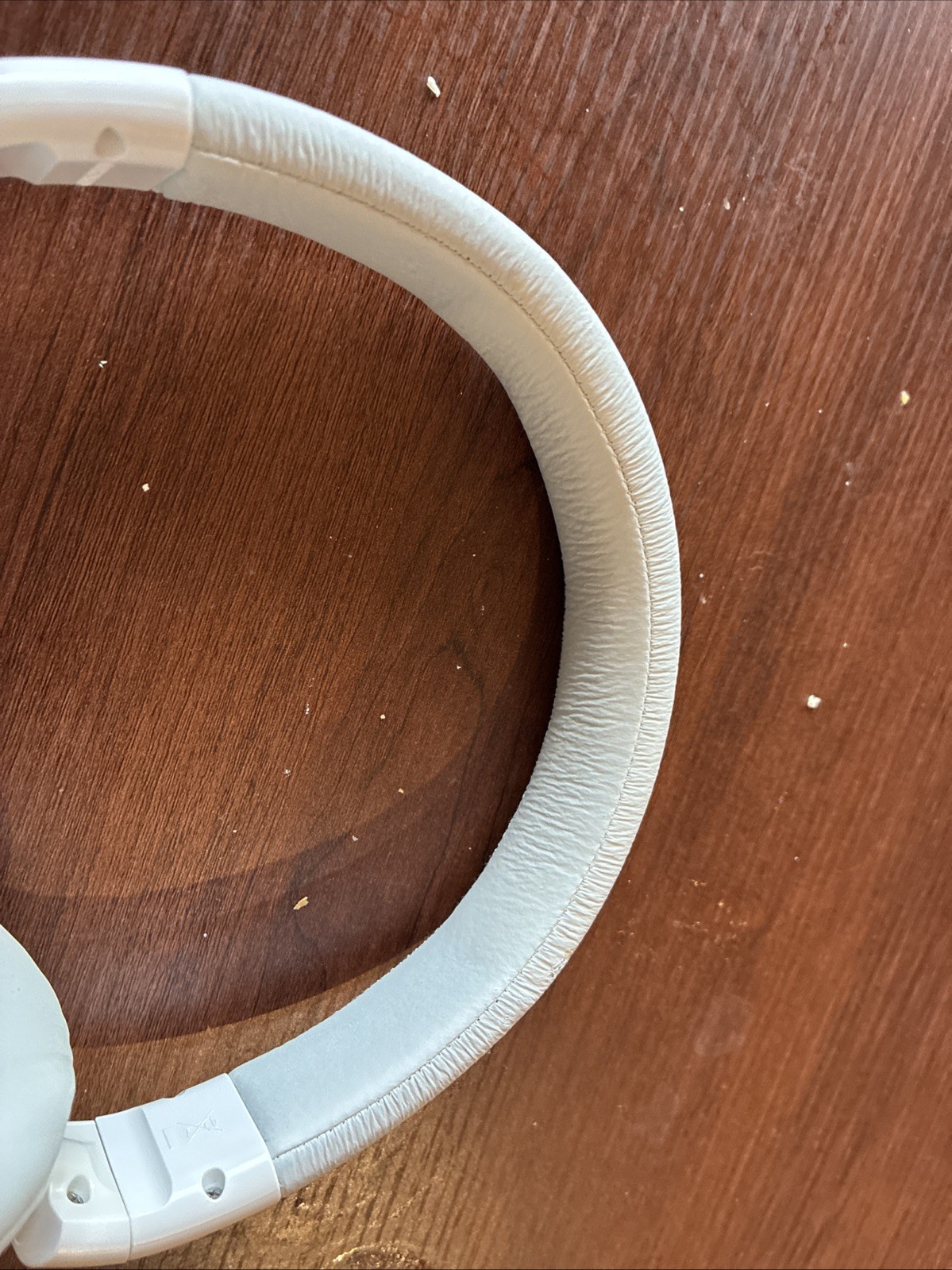 Sony MDR-ZX110 Ear-Pad (On the Ear) Headband Headphones – White
