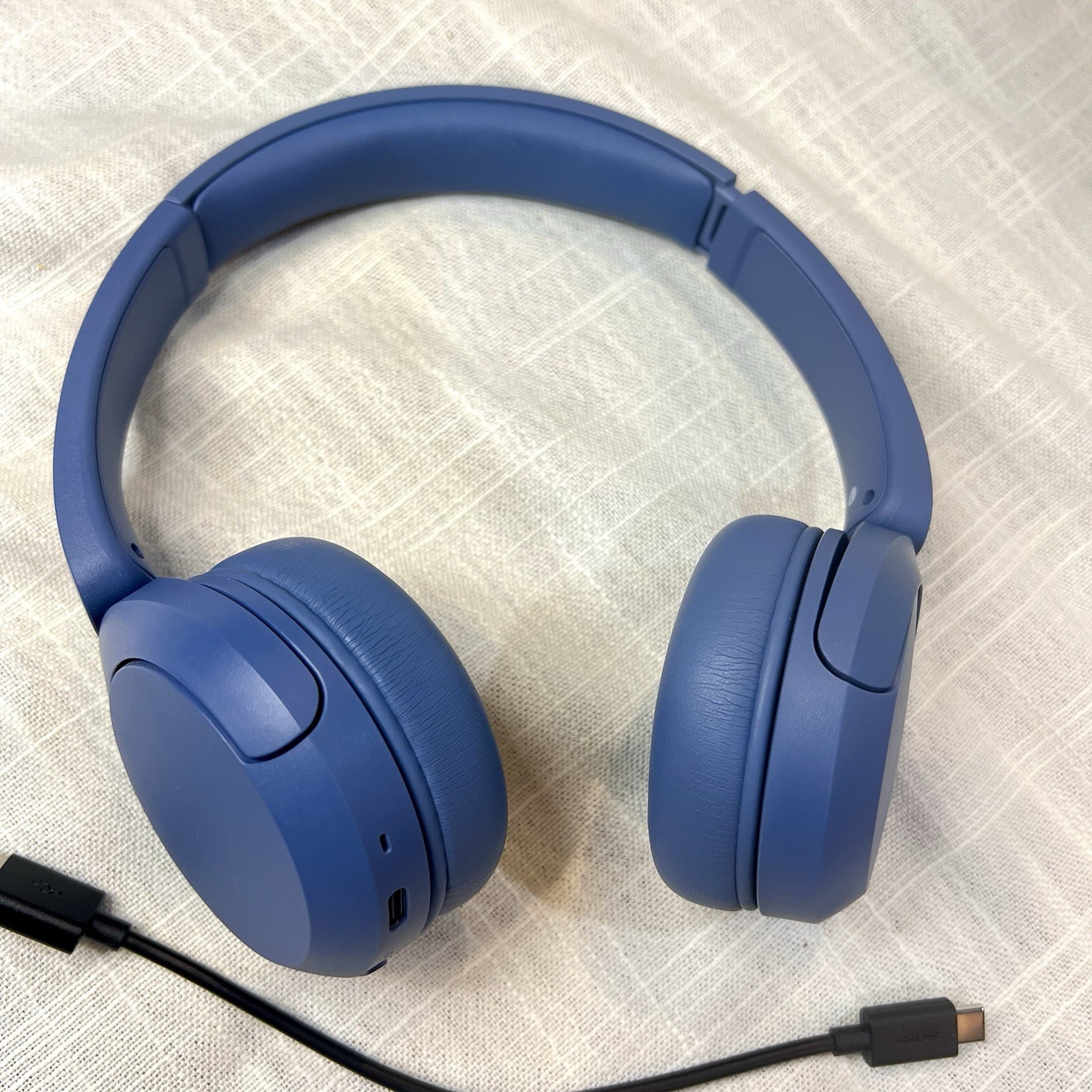 Sony YY2958 WH-CH520 Wireless Bluetooth Headphones Blue w/ Charging Cable