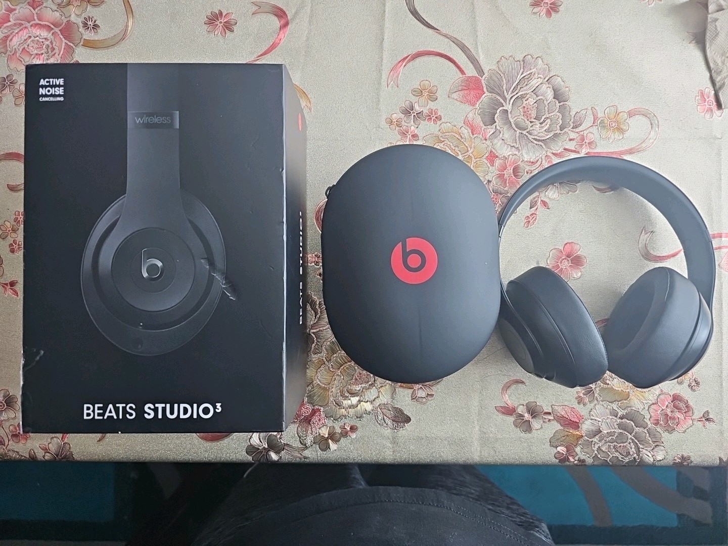 Beats by Dr. Dre Studio3 Over the Ear Wireless Headphones – Black