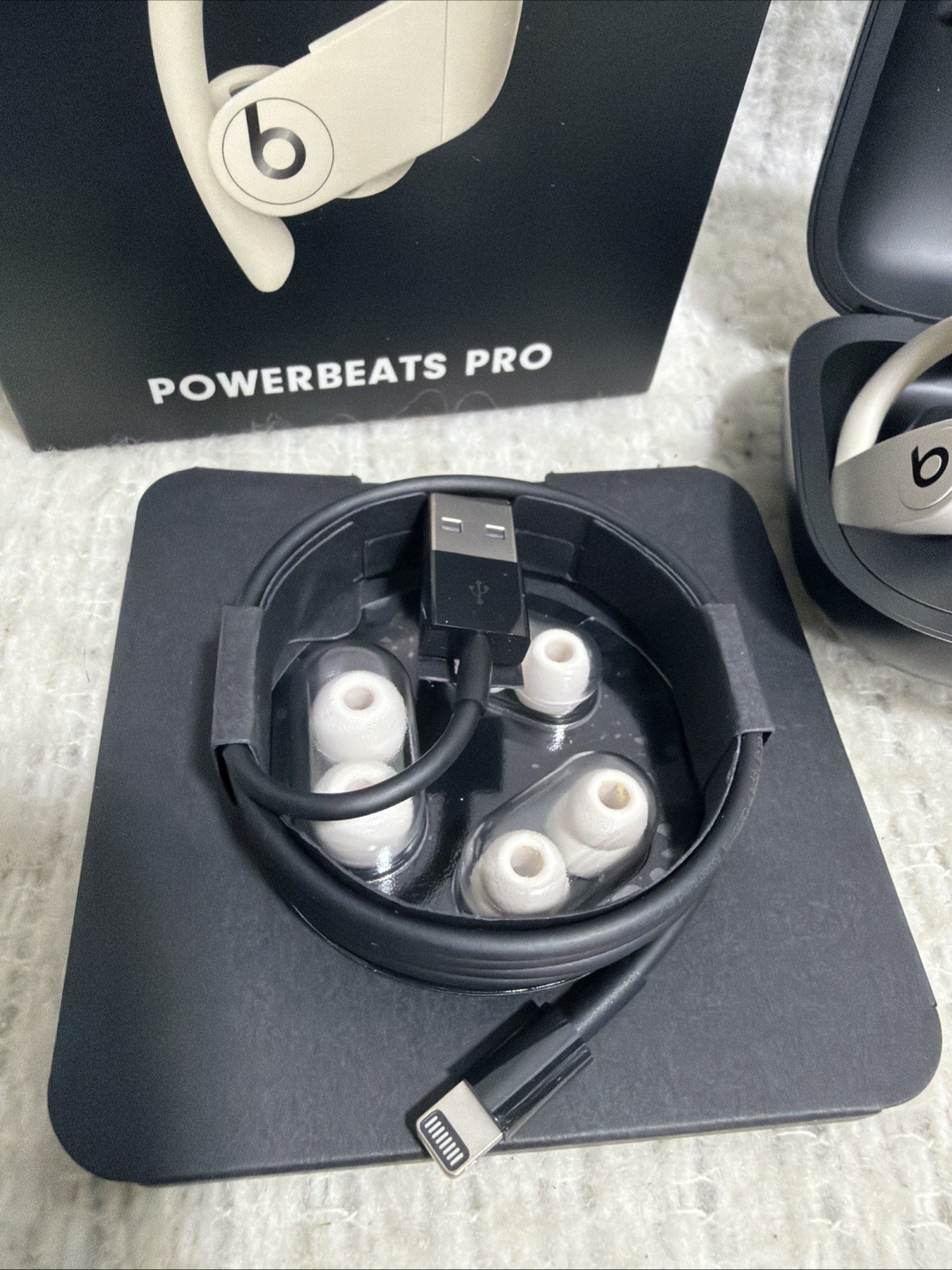 Beats by Dr Dre MV722LLA Powerbeats Pro Wireless Earphones – Ivory Used Once