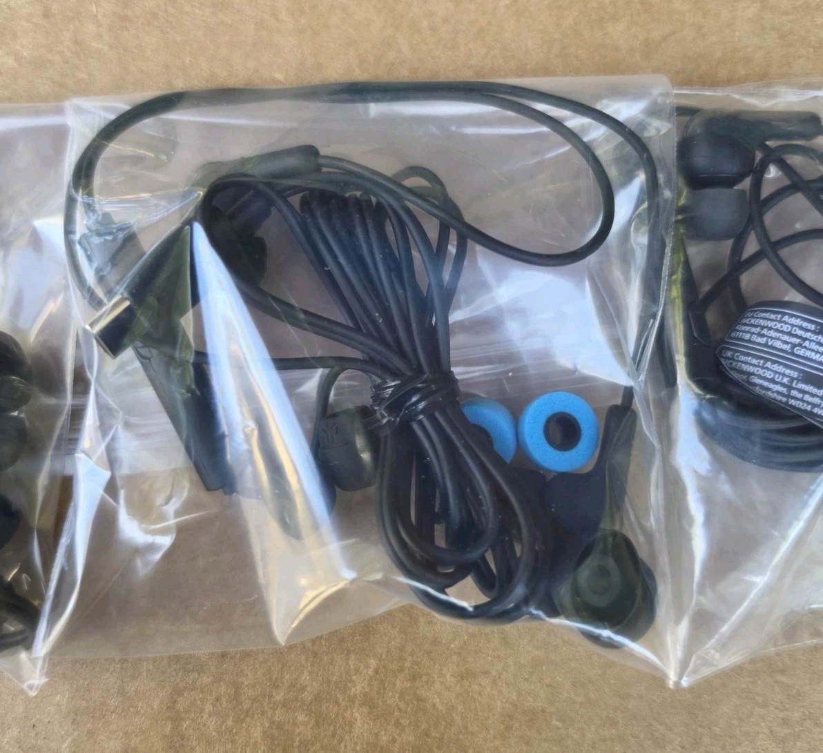 3x GUMY HA-FR9UC-B Wired In-Ear Headphones with Mic USB Type-C Black