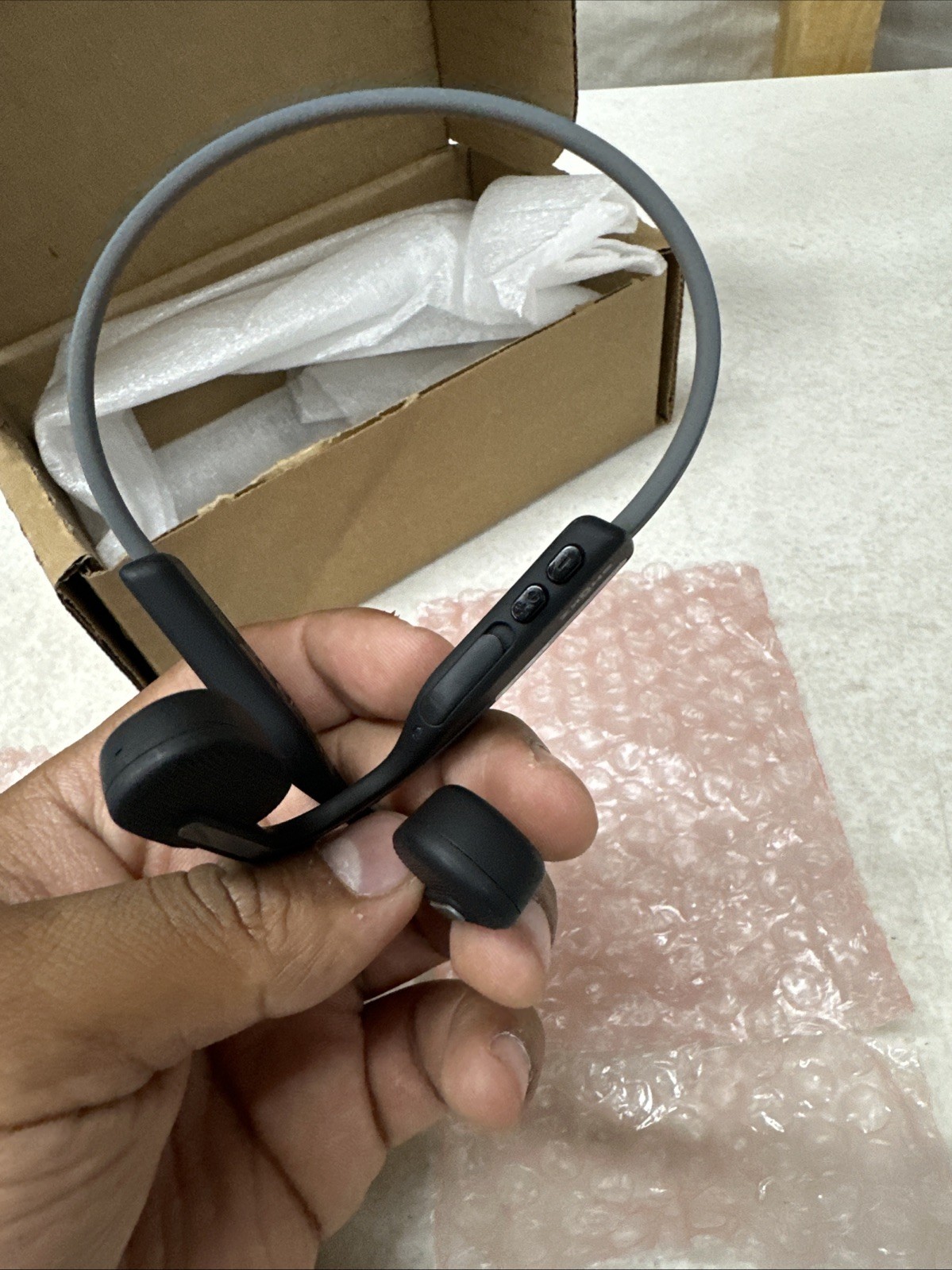 Shokz – OpenMove Bone Conduction Open Ear Lifestyle/Sport Headphones – Gray S661