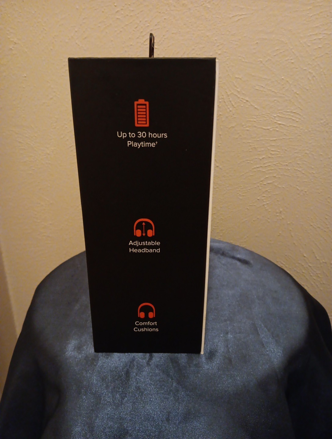 Aiwa Over-ear Wireless Headphones with Adjustable Headband. Up to 30 Hours New