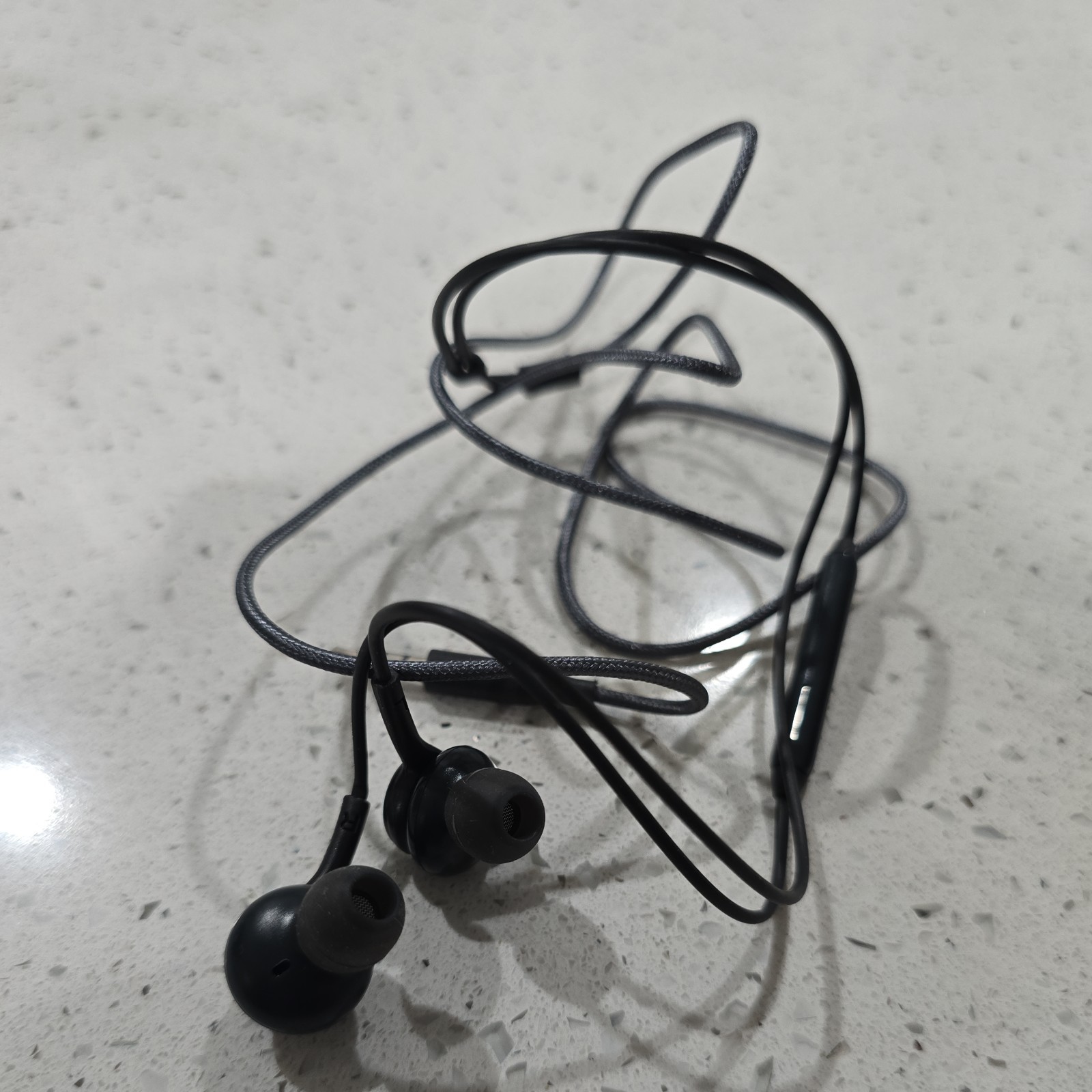 EO-IG955 Wired In-Ear Headset Earbuds • 3.5mm Plug • For Music Players/Phone