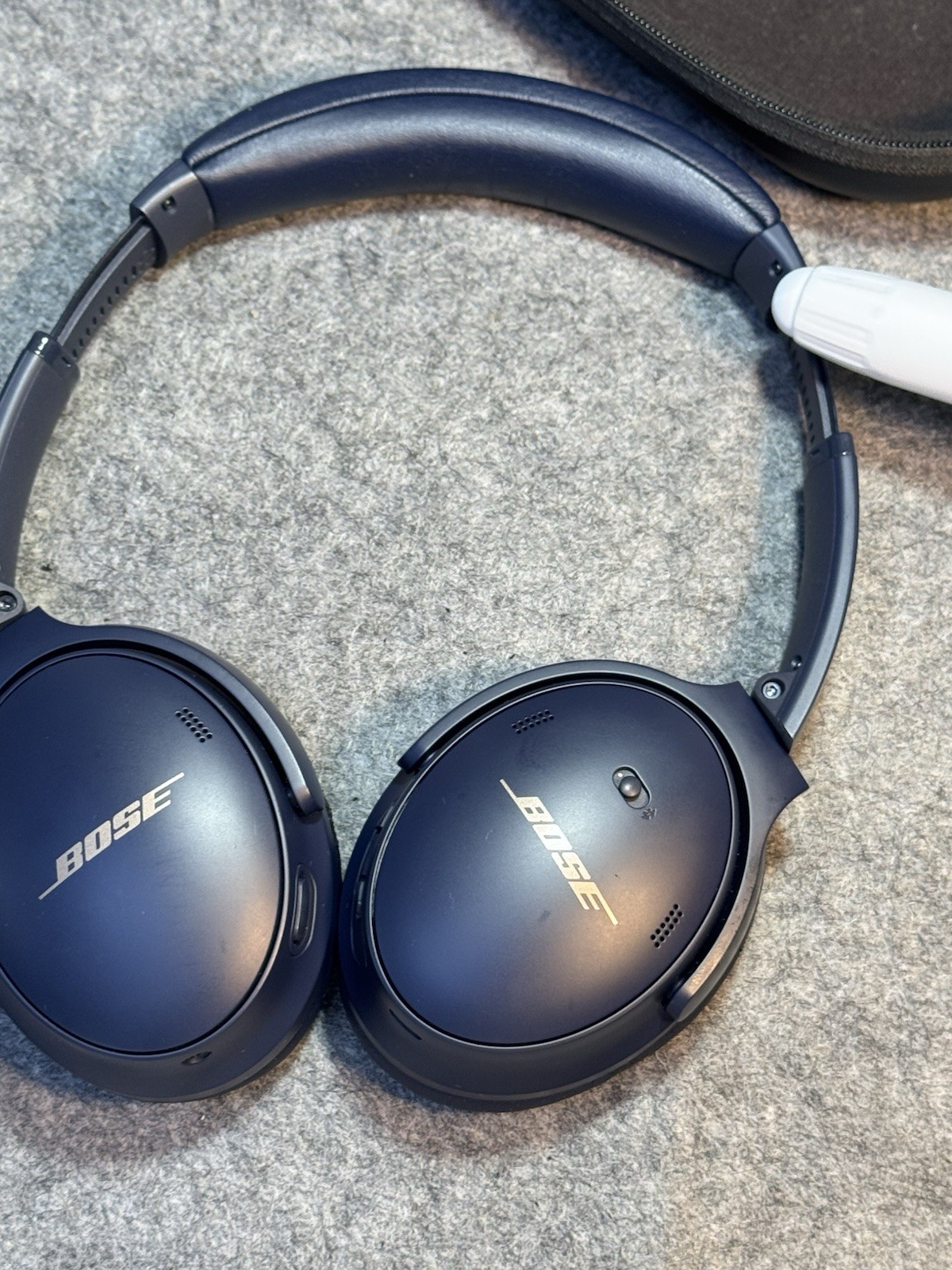 Bose QuietComfort Headphones Wireless Bluetooth Headphones,Active Over Ear Noise