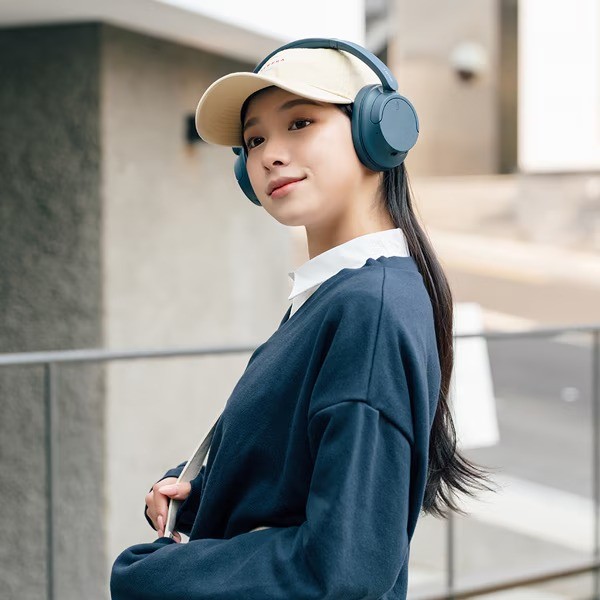 Sony WH-CH720N Wireless Noise Canceling Over-Ear Headphones Multipoint Blue
