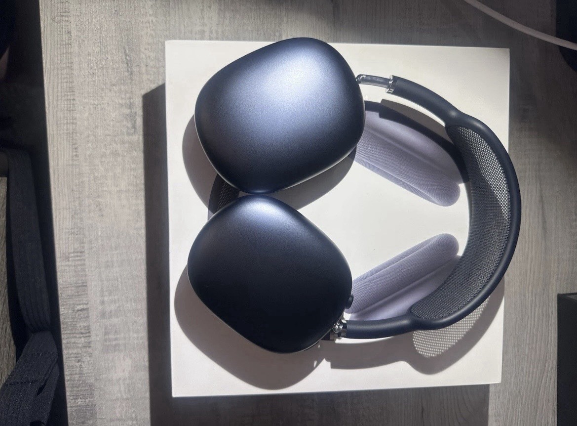 Apple AirPods Max Bluetooth Over-Ear ANC Headphones Black