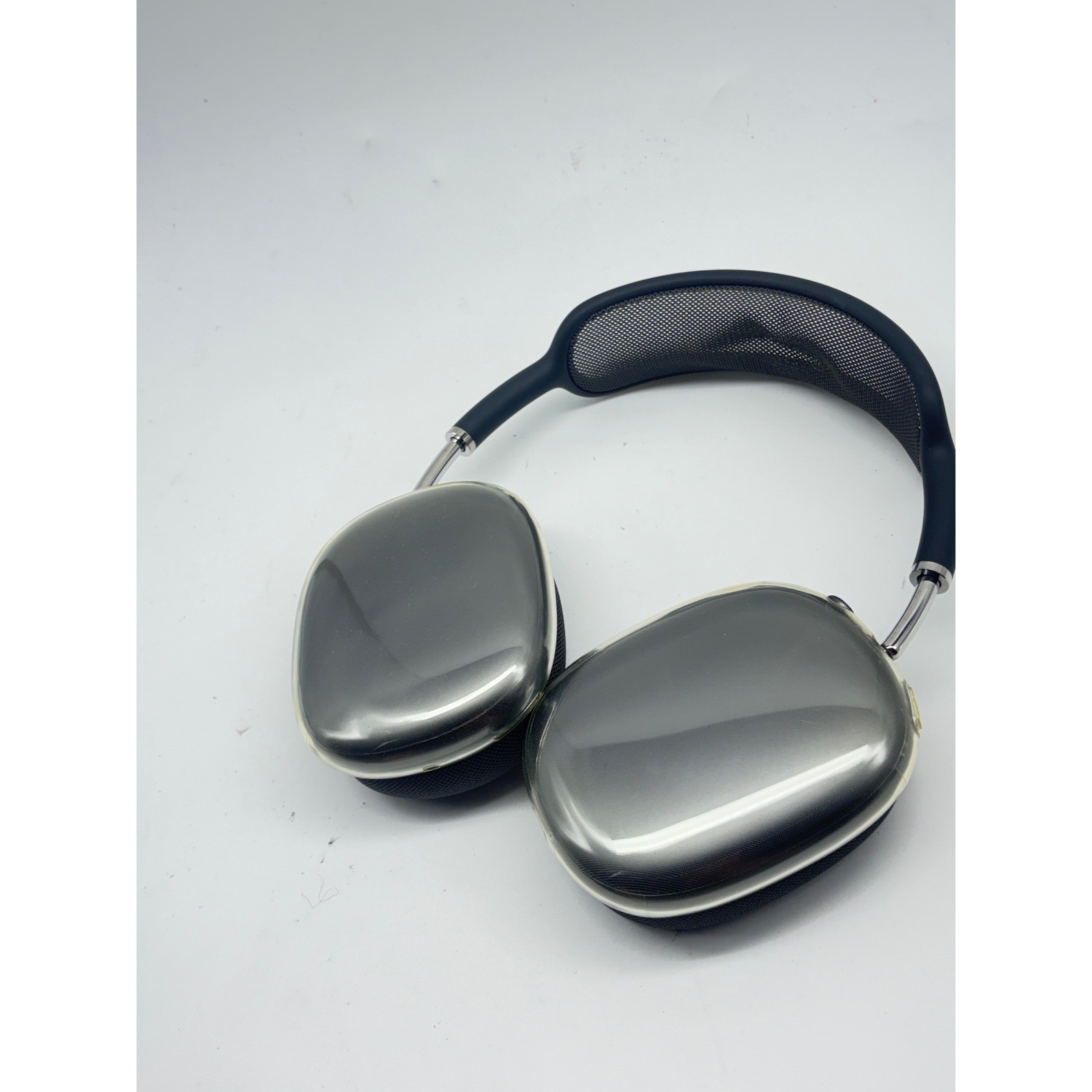 Apple AirPods Max Wireless Over-Ear Headphones Space Gray A2096 with Smart Case