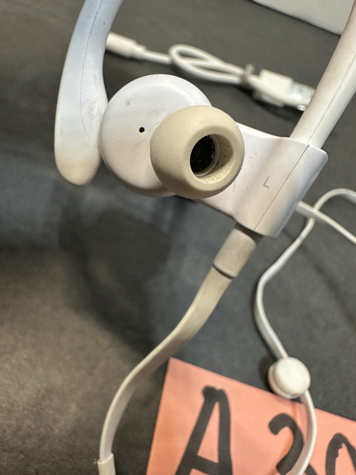 Beats Powerbeats3 Wireless in Ear Headphones – White